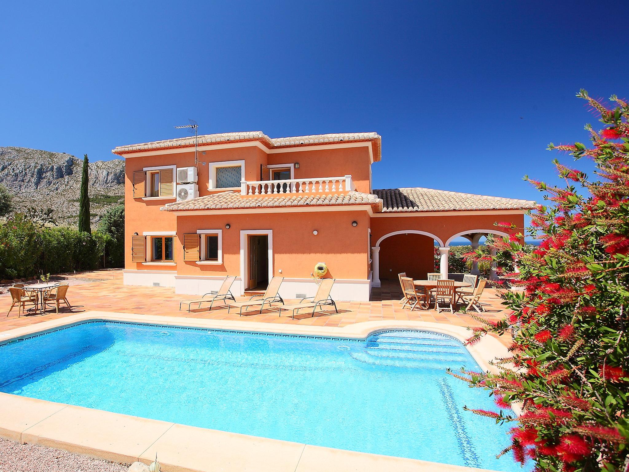 Photo 1 - Maison de 3 chambres à Beniarbeig avec piscine privée et vues à la mer