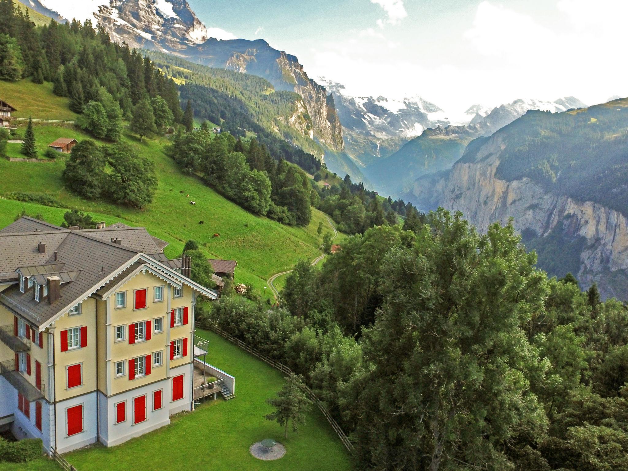 Foto 15 - Appartamento con 2 camere da letto a Lauterbrunnen con vista sulle montagne