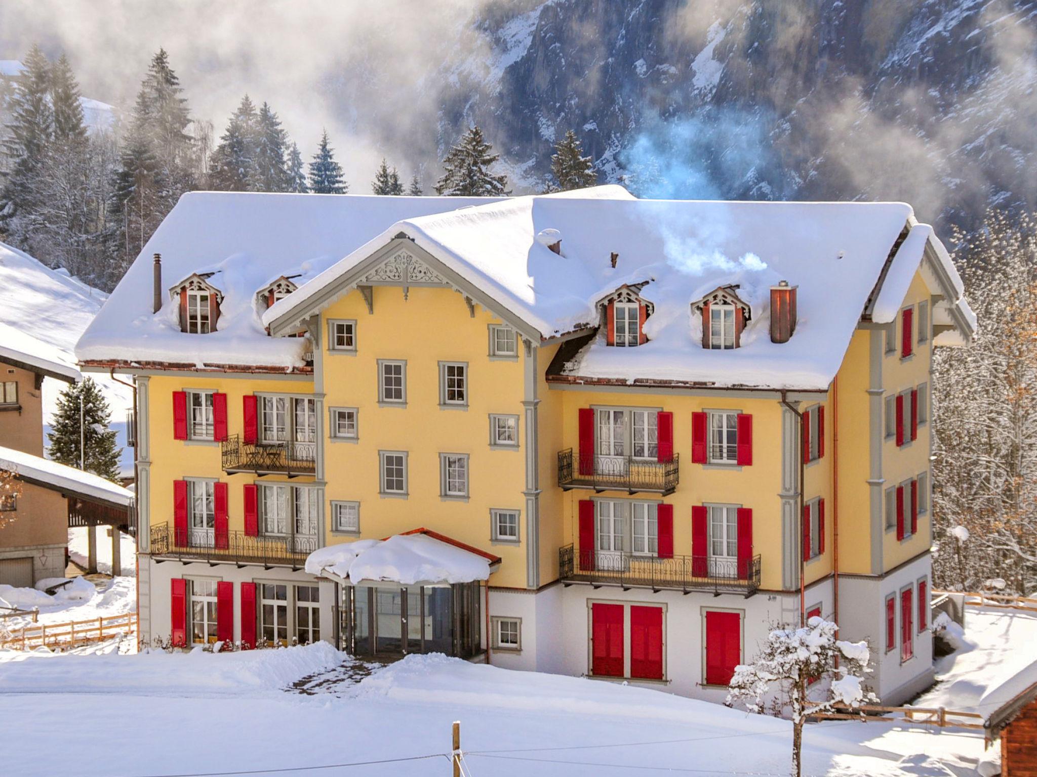 Foto 18 - Apartamento de 2 habitaciones en Lauterbrunnen con vistas a la montaña