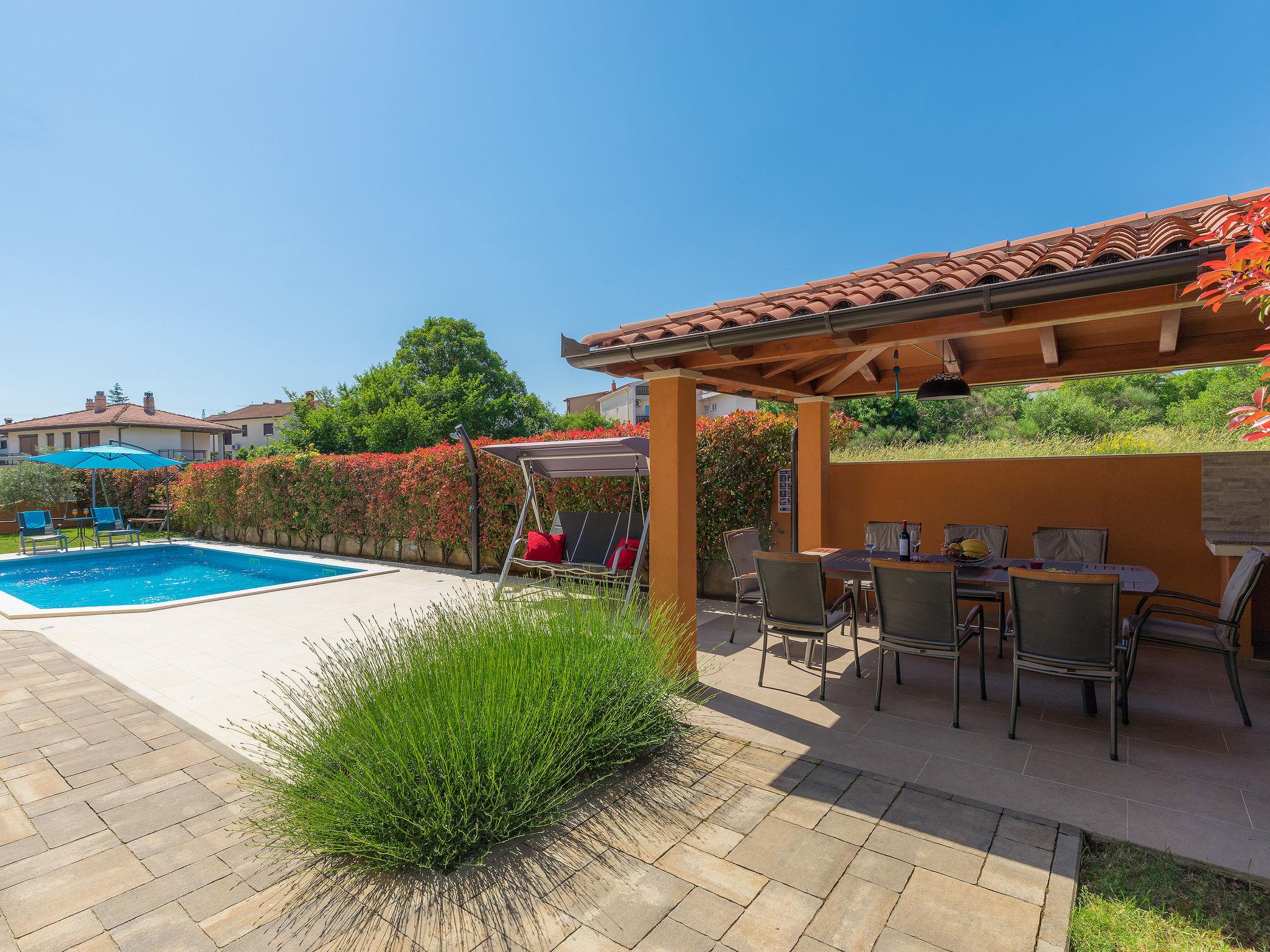 Photo 3 - Maison de 6 chambres à Pula avec piscine privée et jardin