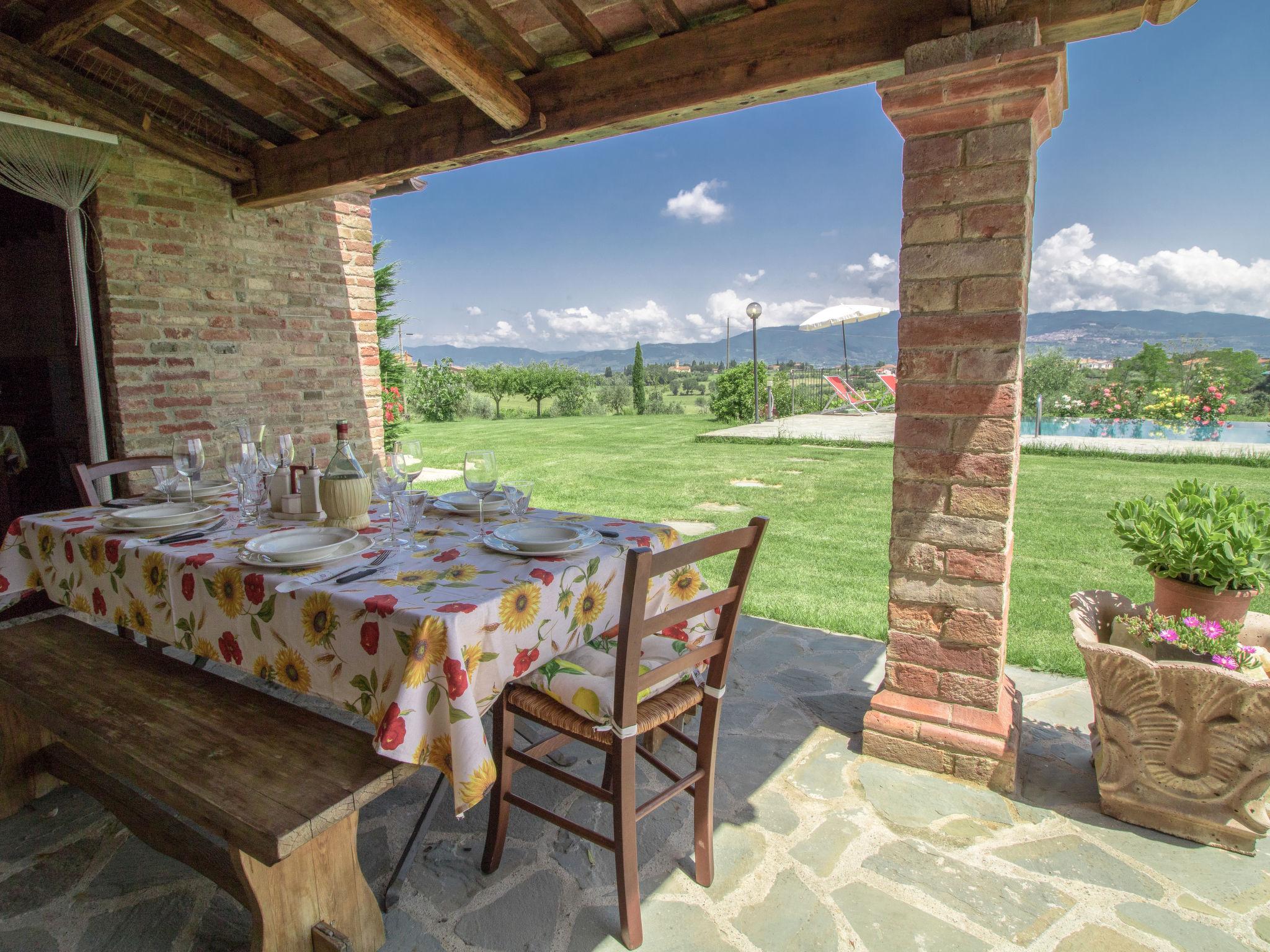 Foto 6 - Haus mit 4 Schlafzimmern in Cortona mit privater pool und garten