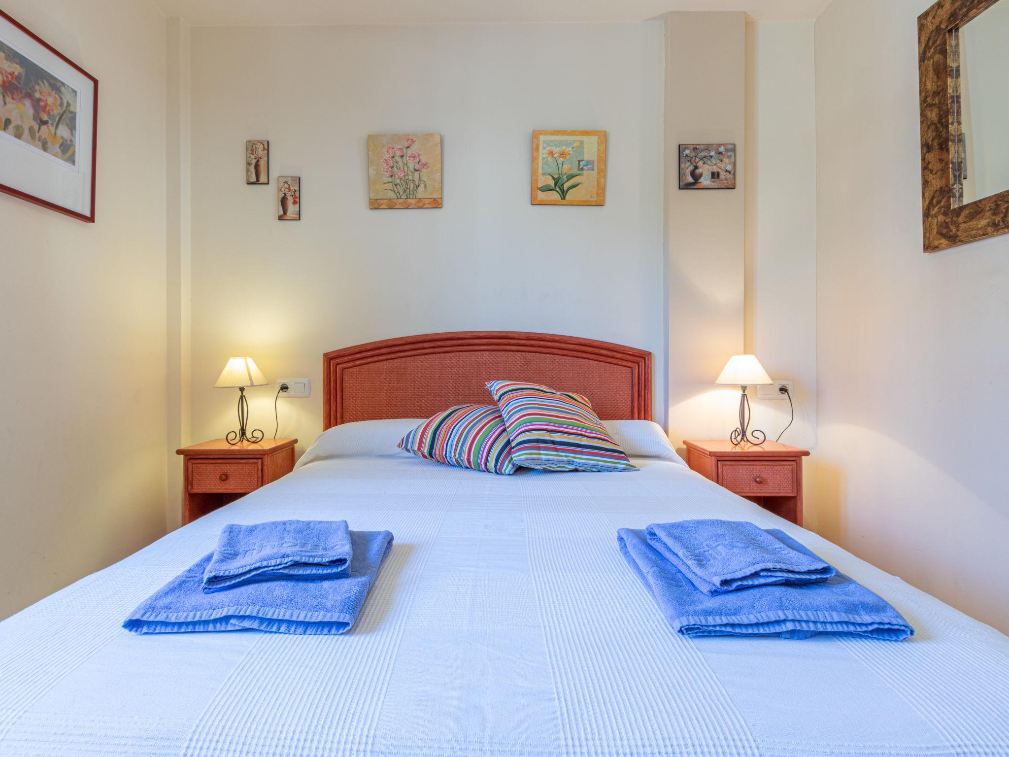 Foto 10 - Appartamento con 2 camere da letto a Roses con terrazza e vista mare