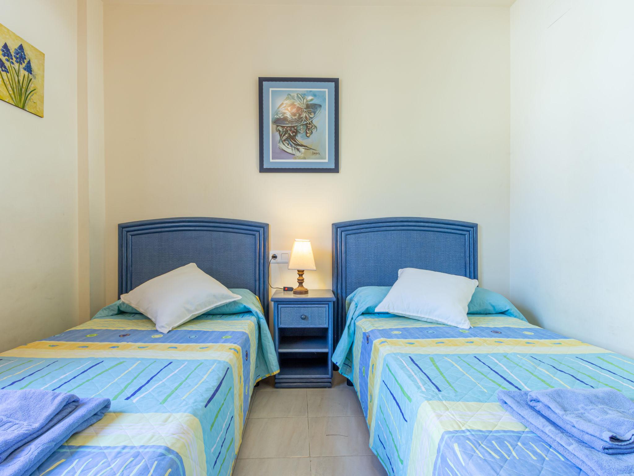 Foto 5 - Appartamento con 2 camere da letto a Roses con terrazza e vista mare