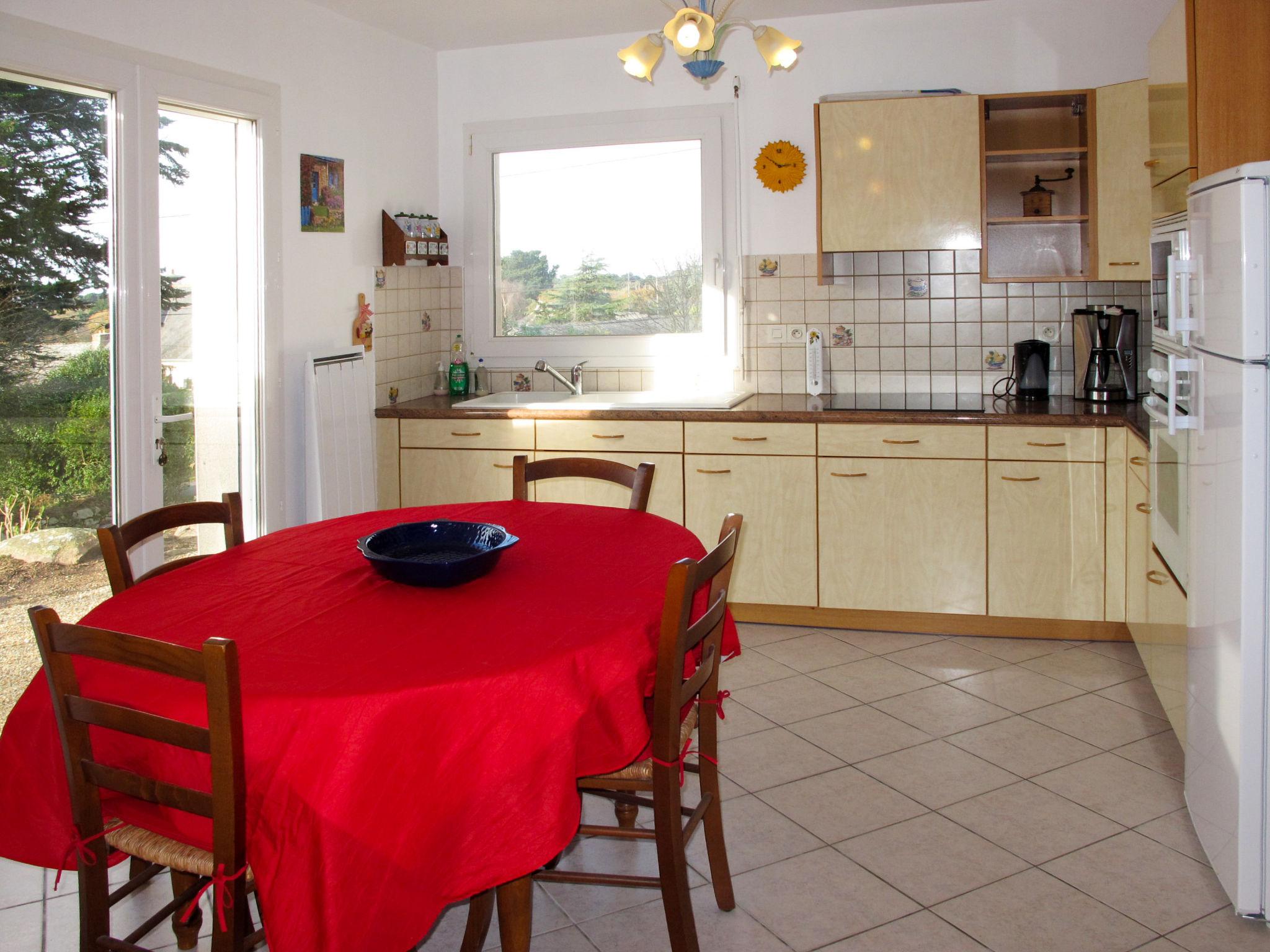 Photo 8 - Maison de 2 chambres à Pleumeur-Bodou avec jardin et vues à la mer