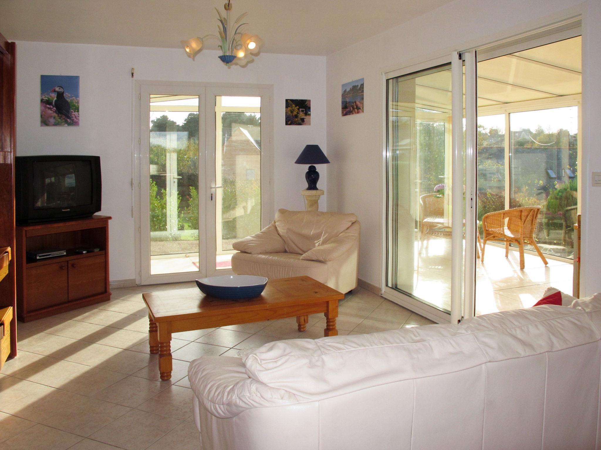 Photo 5 - 2 bedroom House in Pleumeur-Bodou with garden and sea view