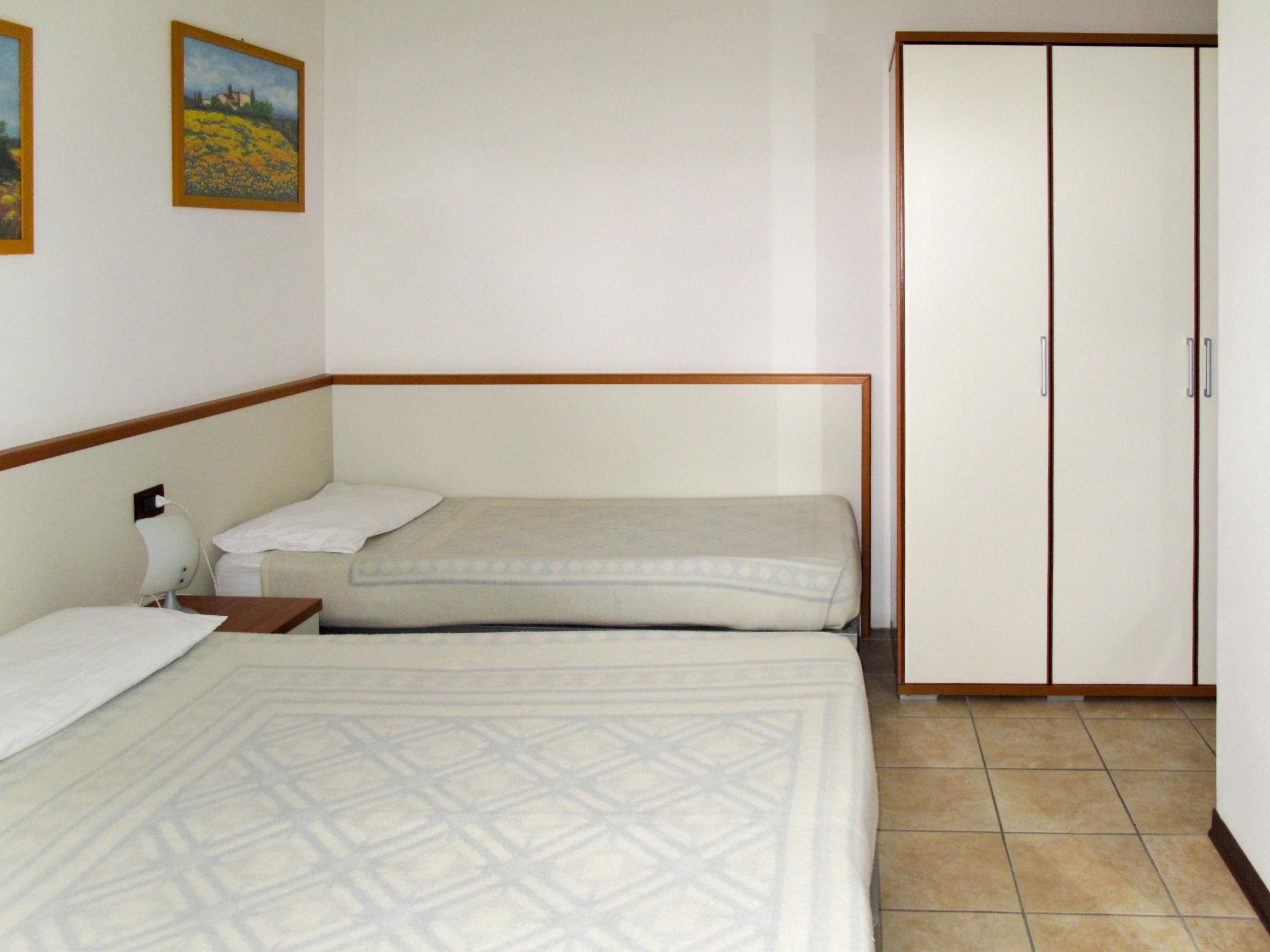 Foto 6 - Apartamento de 2 quartos em Caorle com piscina