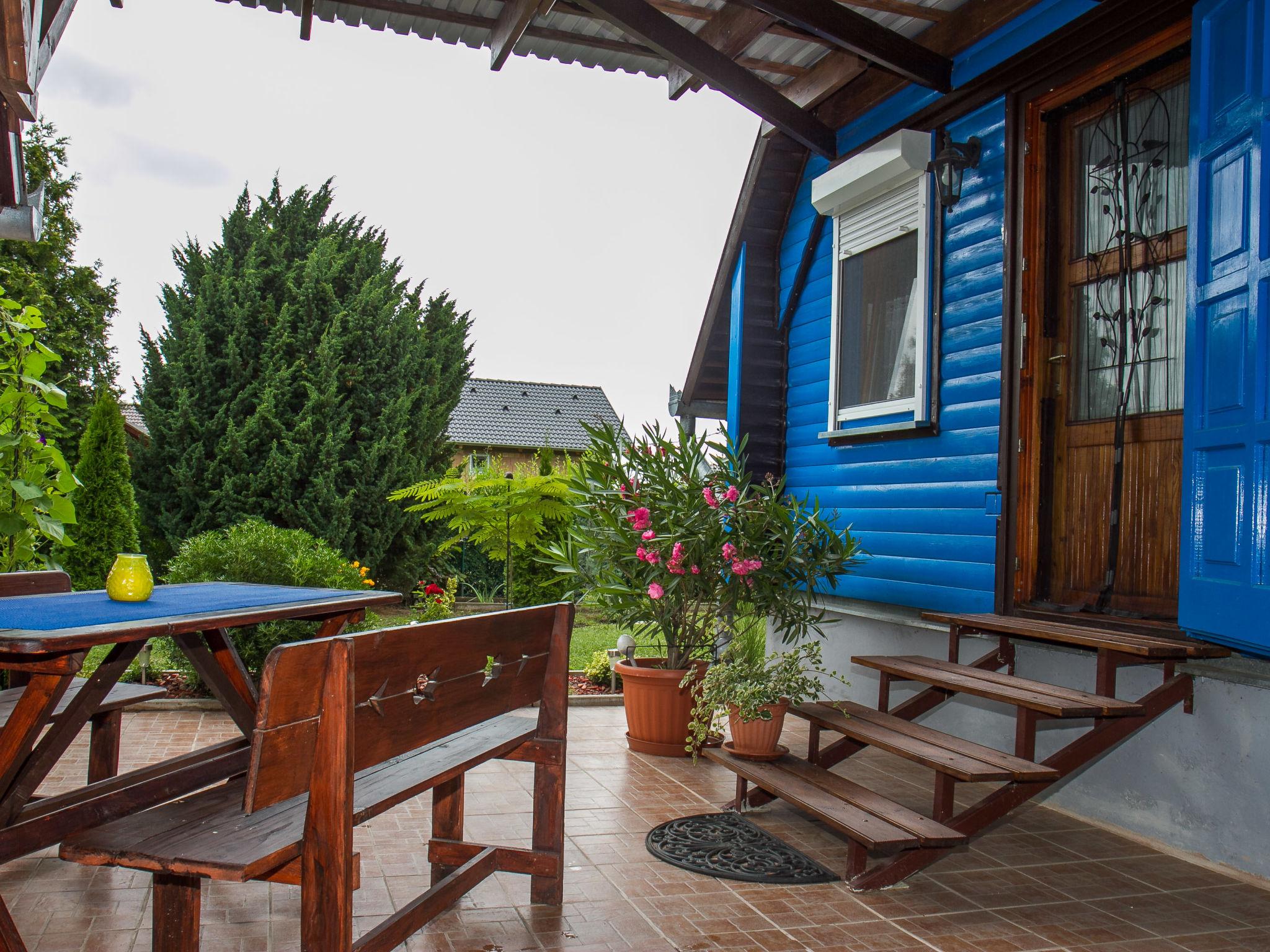 Photo 7 - Maison de 2 chambres à Balatonkeresztúr avec jardin et terrasse
