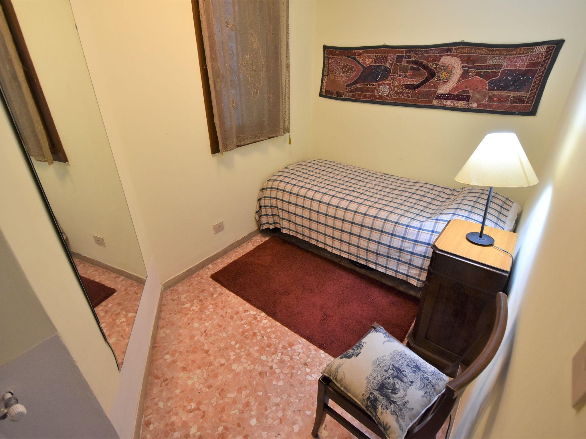 Foto 15 - Appartamento con 3 camere da letto a Venezia