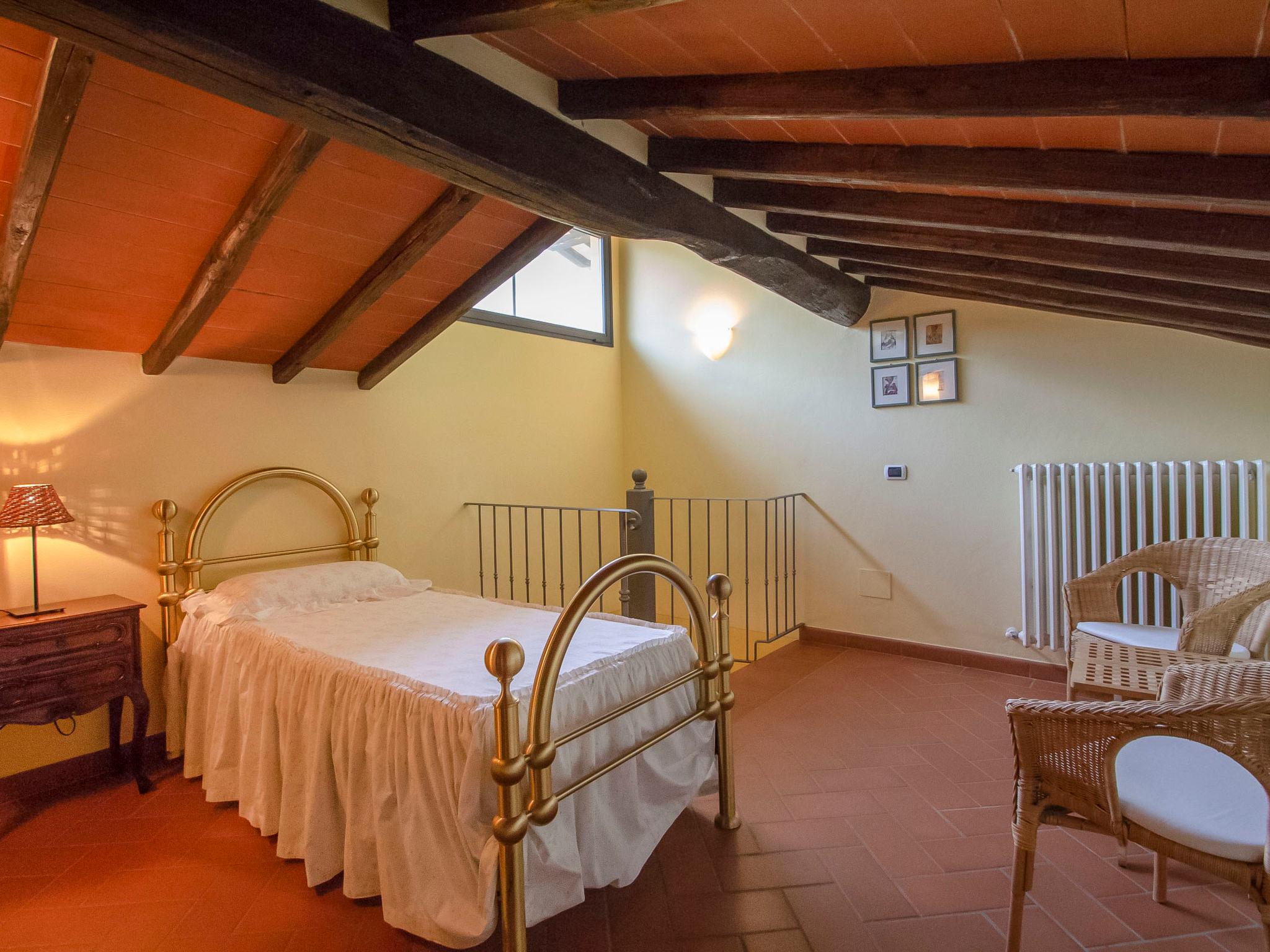 Photo 12 - 2 bedroom Apartment in San Giovanni Valdarno with swimming pool and garden