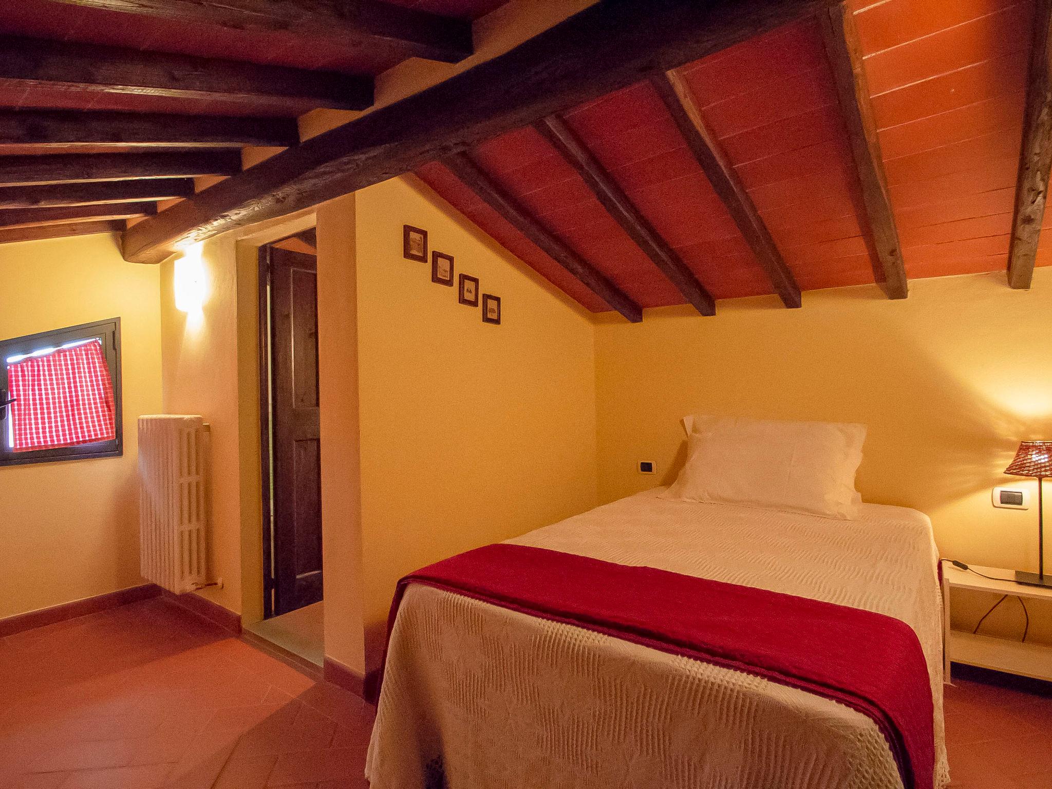 Photo 14 - 2 bedroom Apartment in San Giovanni Valdarno with swimming pool and garden