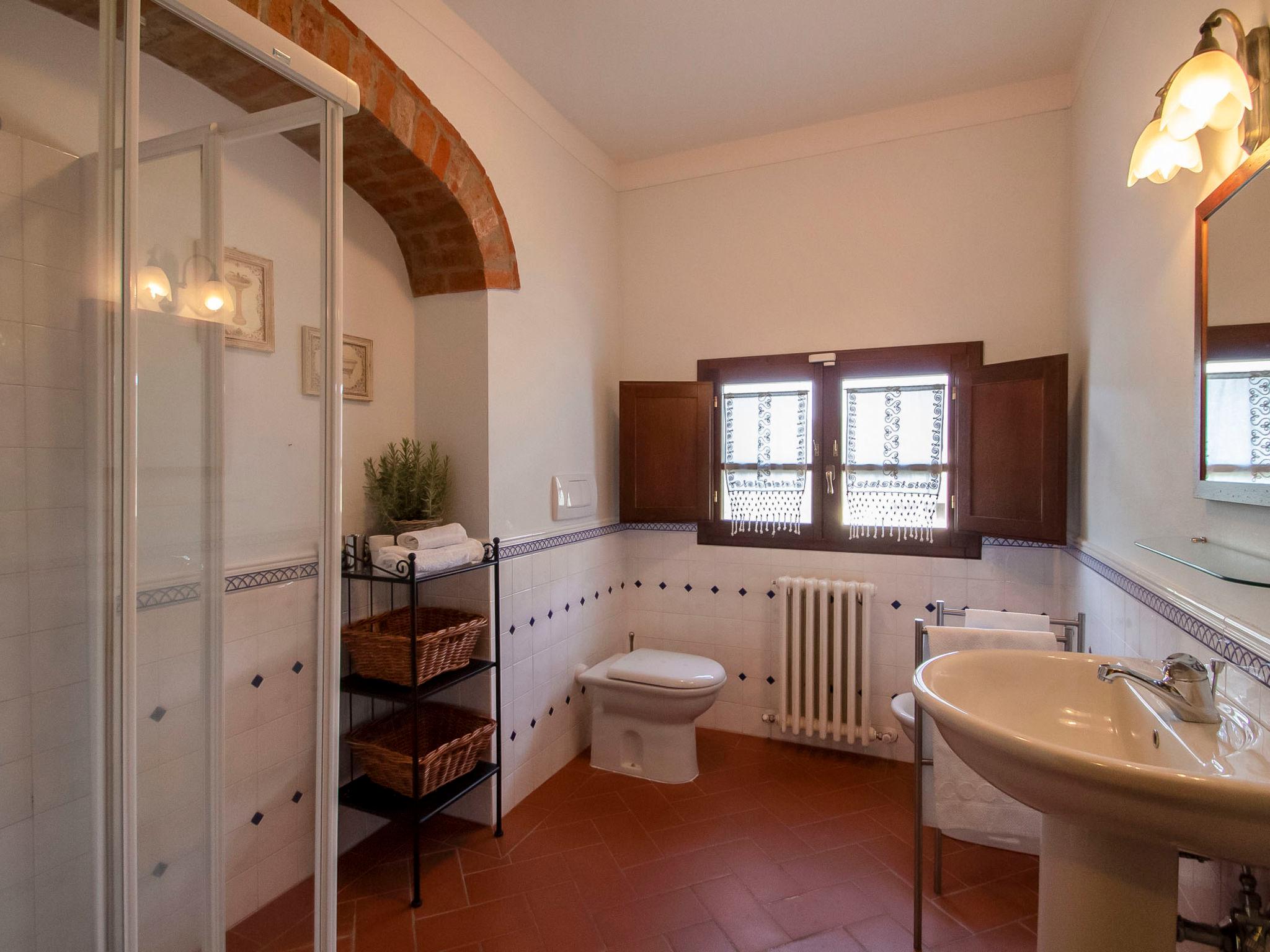 Foto 11 - Appartamento con 2 camere da letto a San Giovanni Valdarno con piscina e terrazza