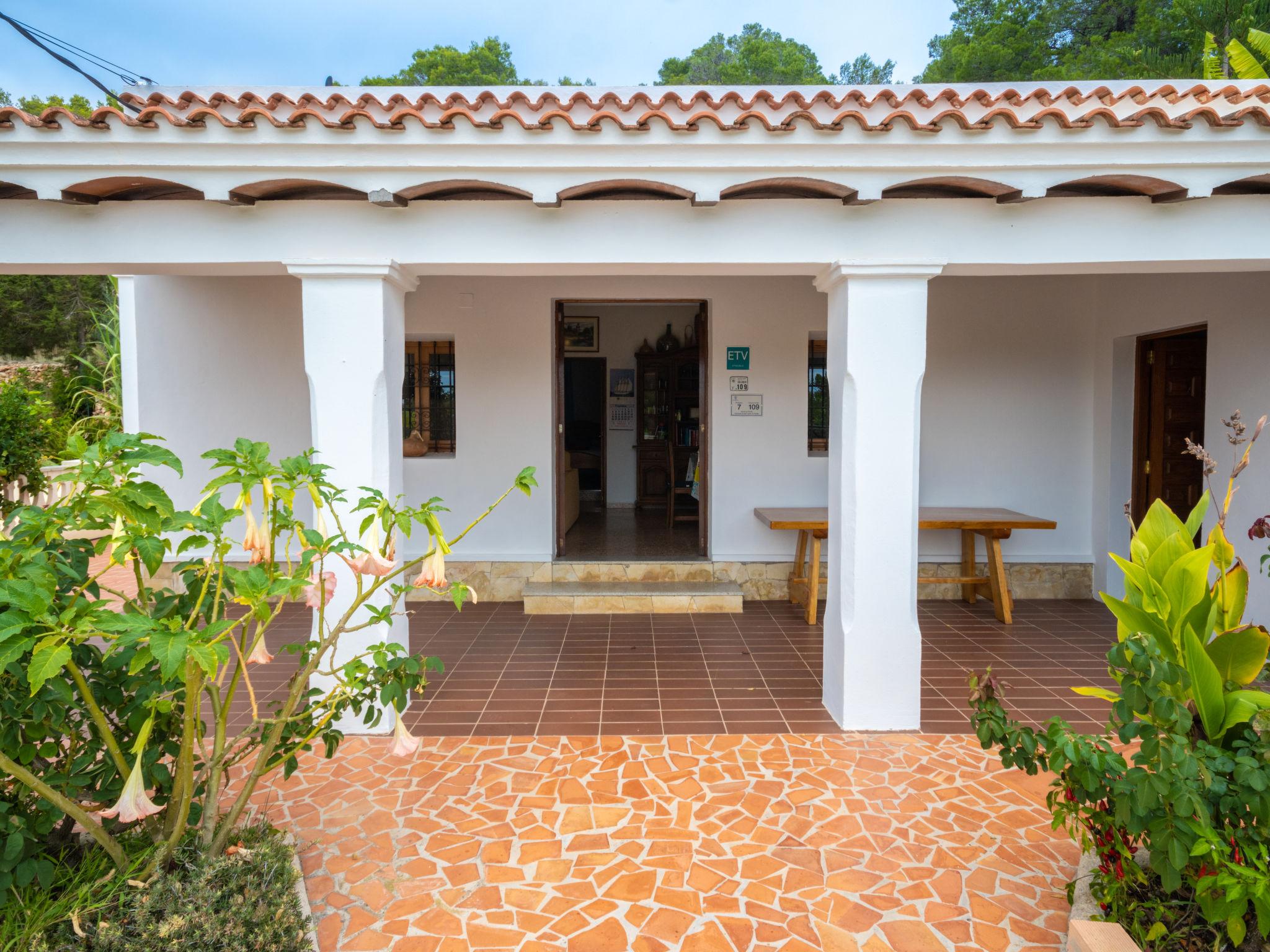 Foto 4 - Casa de 3 quartos em Santa Eulària des Riu com piscina privada e vistas do mar