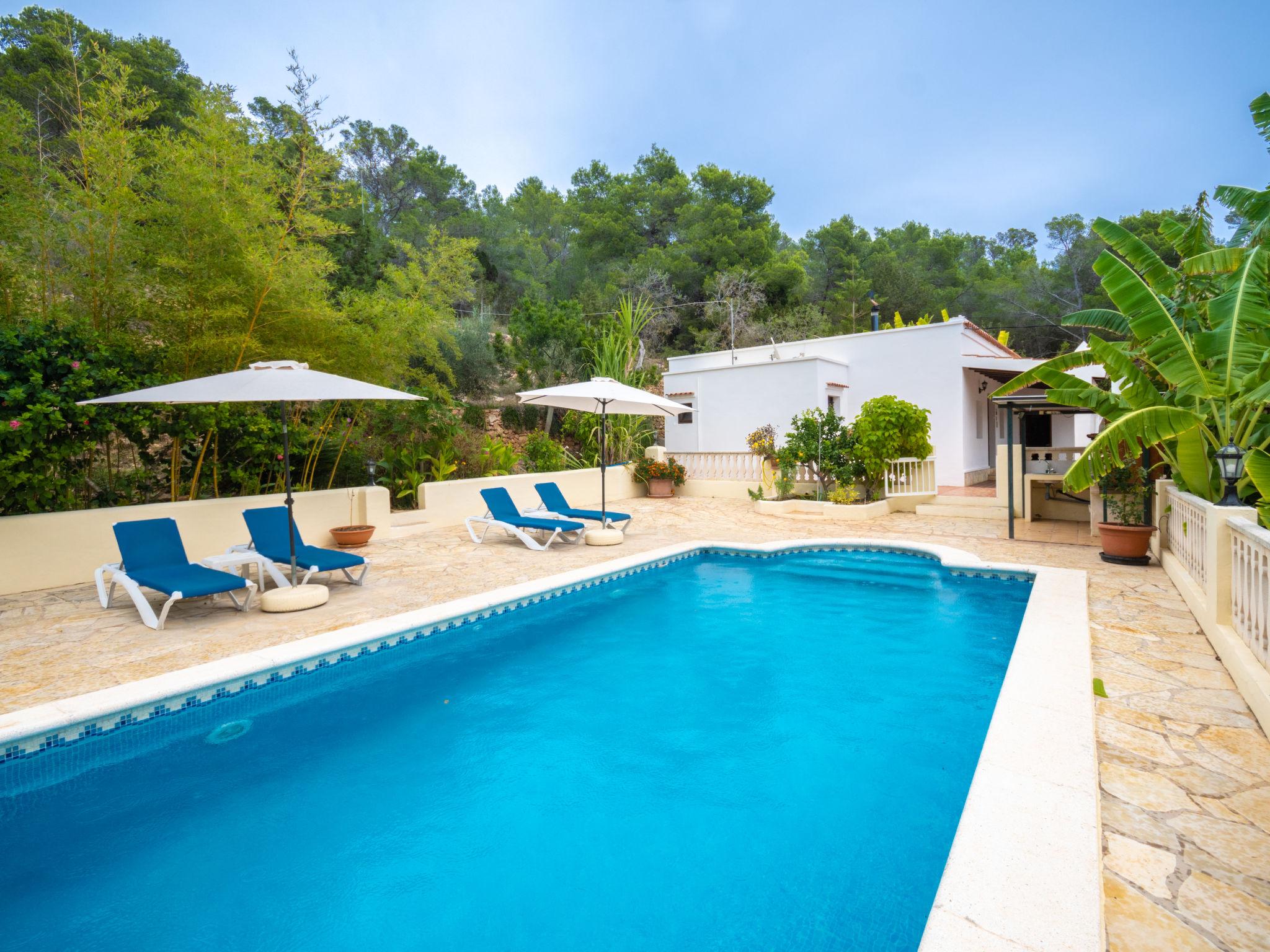 Foto 1 - Casa de 3 habitaciones en Santa Eulària des Riu con piscina privada y vistas al mar