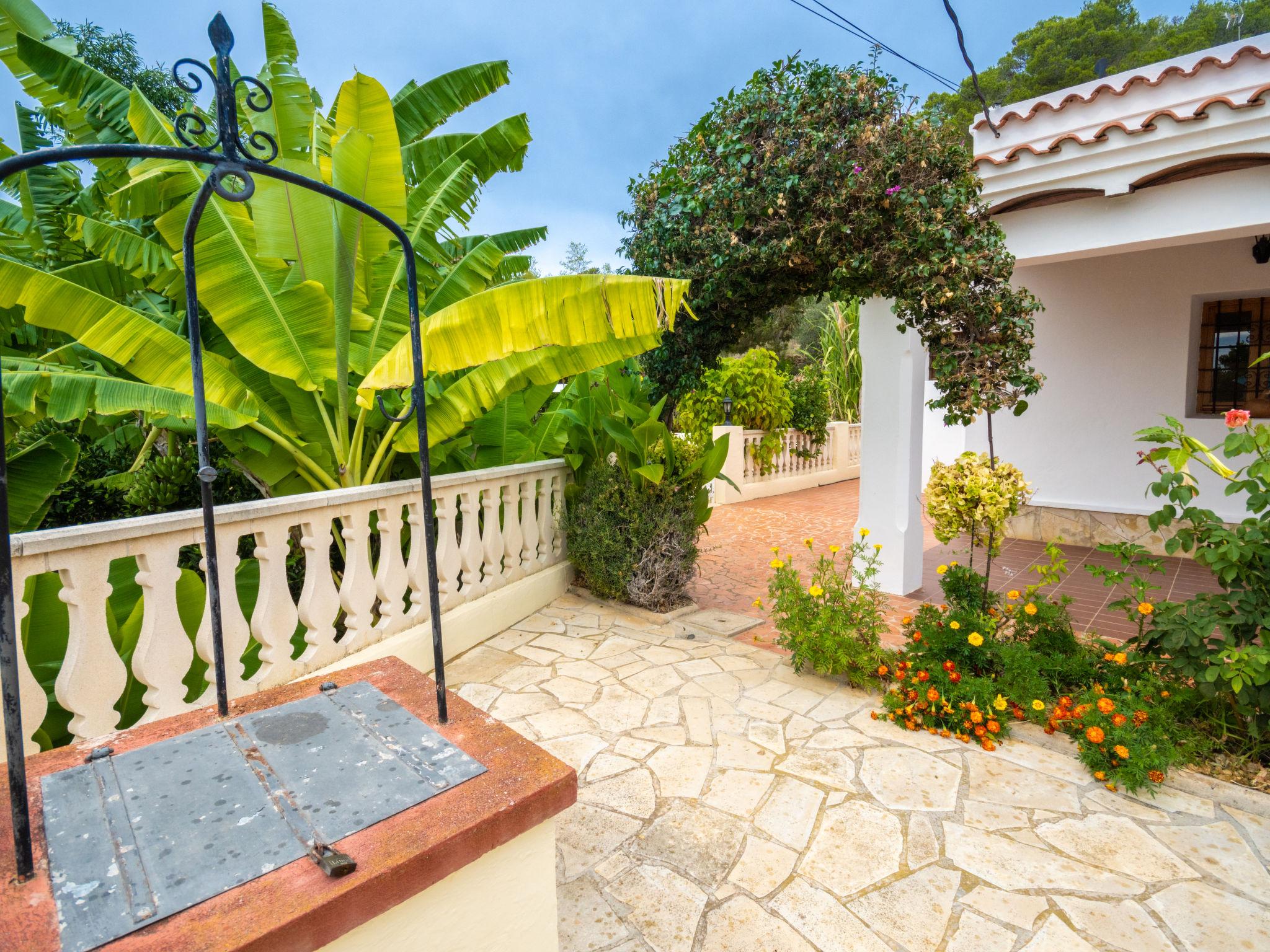 Photo 28 - Maison de 3 chambres à Santa Eulària des Riu avec piscine privée et vues à la mer