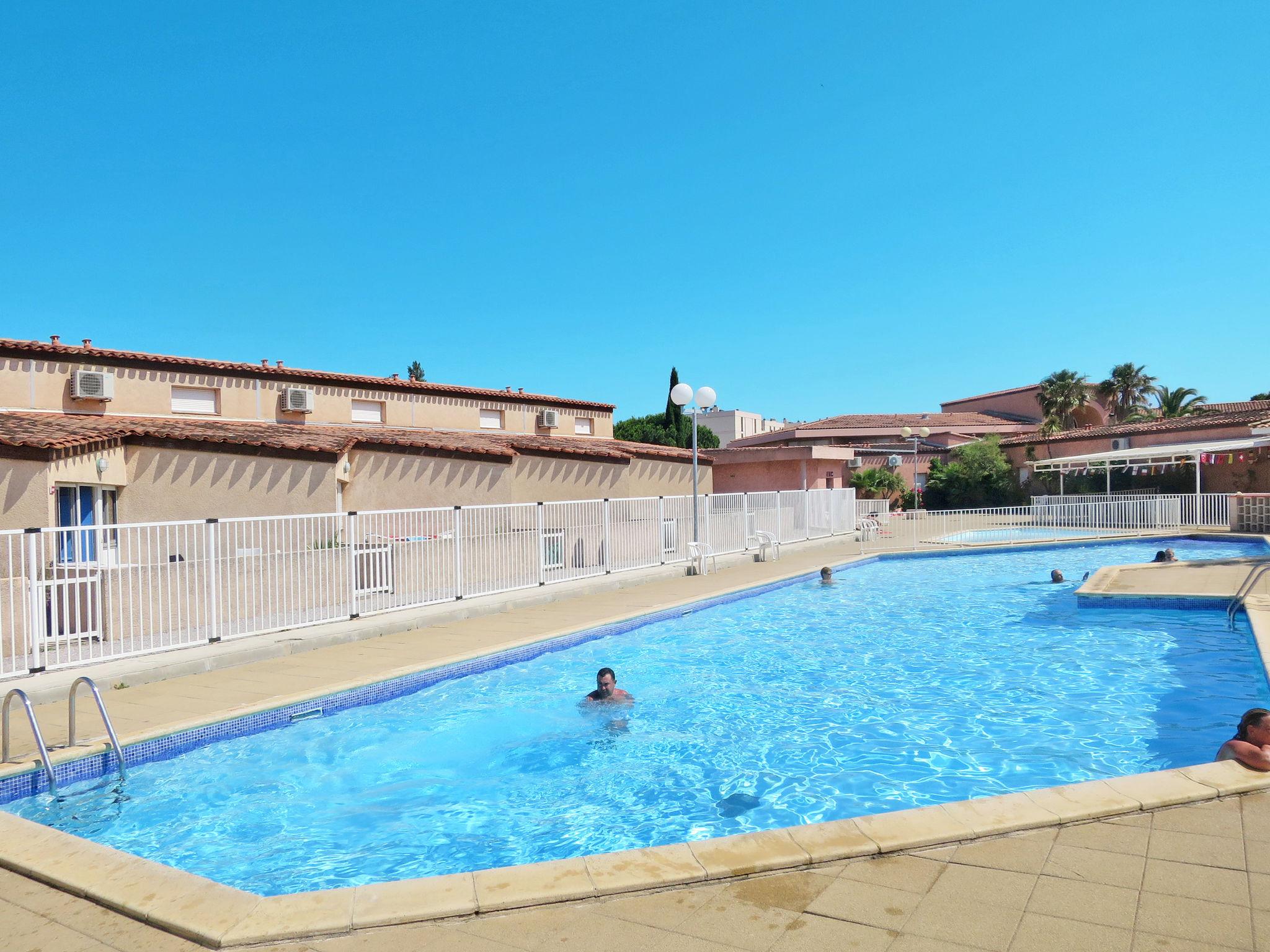 Foto 13 - Haus mit 2 Schlafzimmern in Saint-Cyprien mit schwimmbad und blick aufs meer