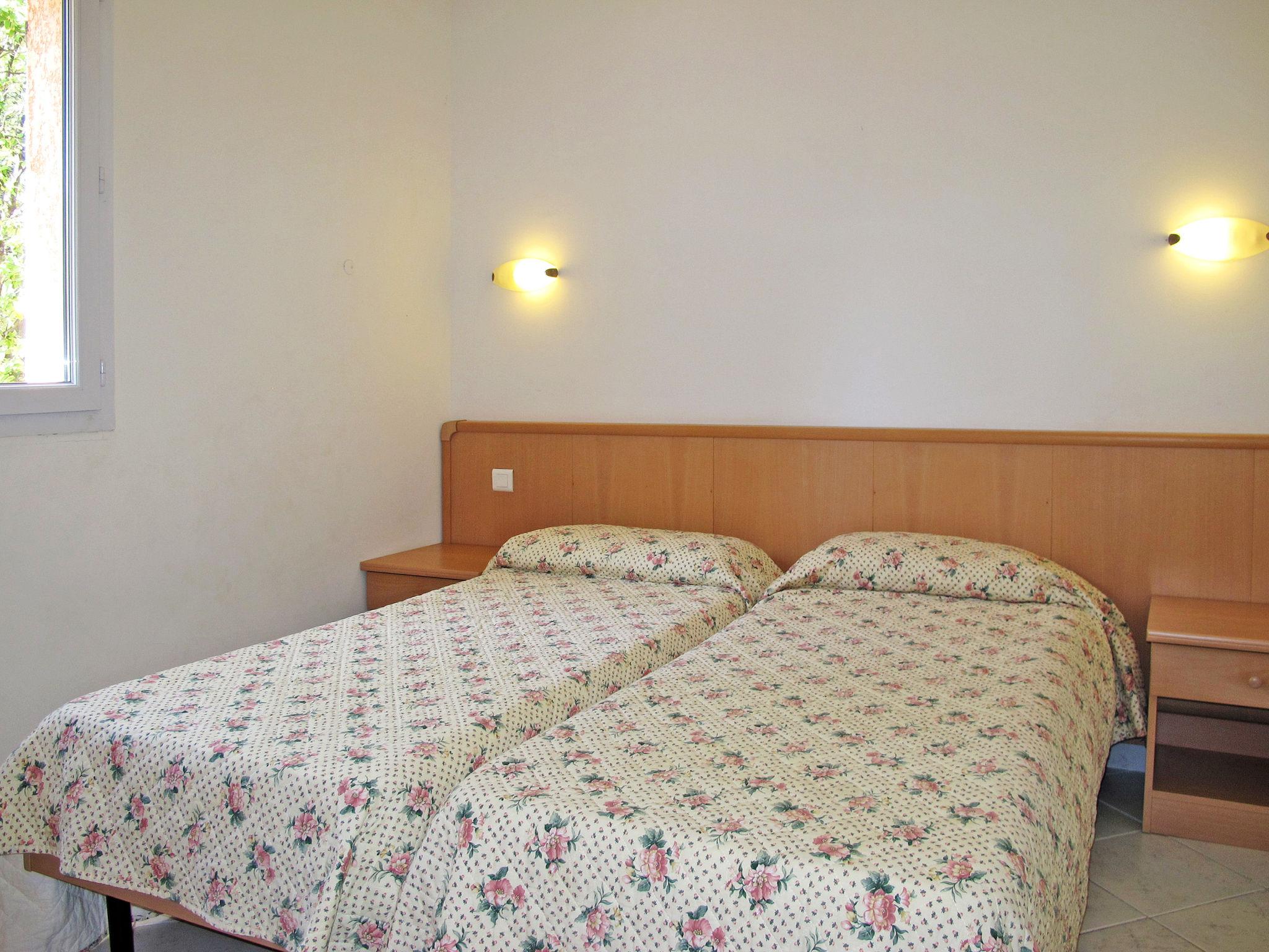 Foto 8 - Appartamento con 2 camere da letto a Algajola con giardino e vista mare
