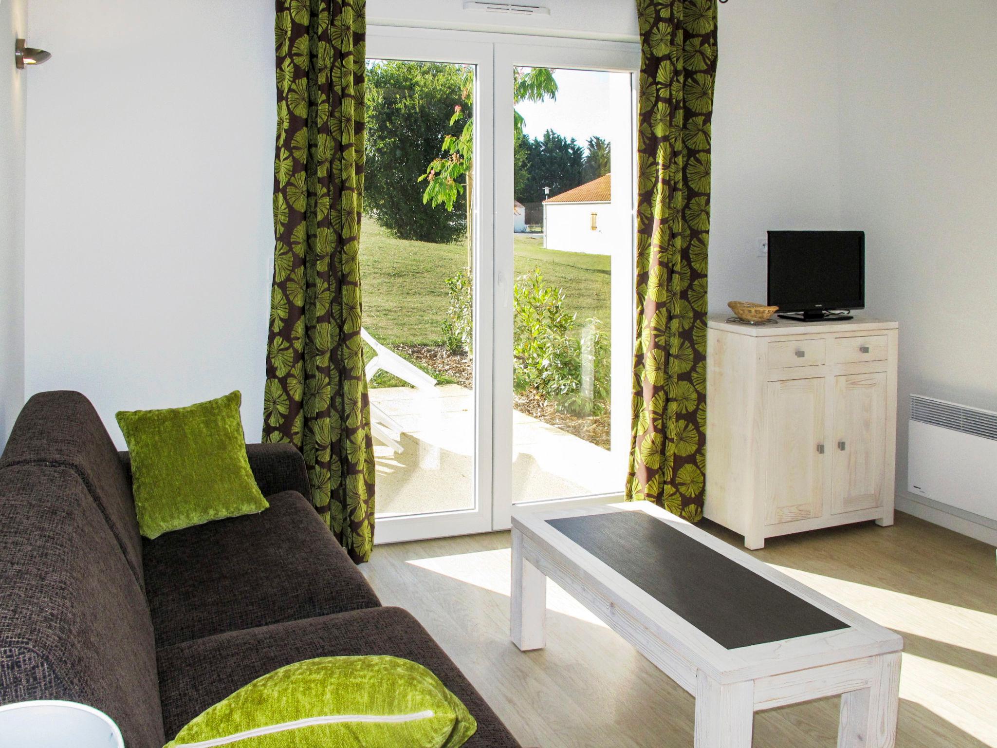 Foto 3 - Apartamento de 1 habitación en Les Sables-d'Olonne con piscina y vistas al mar