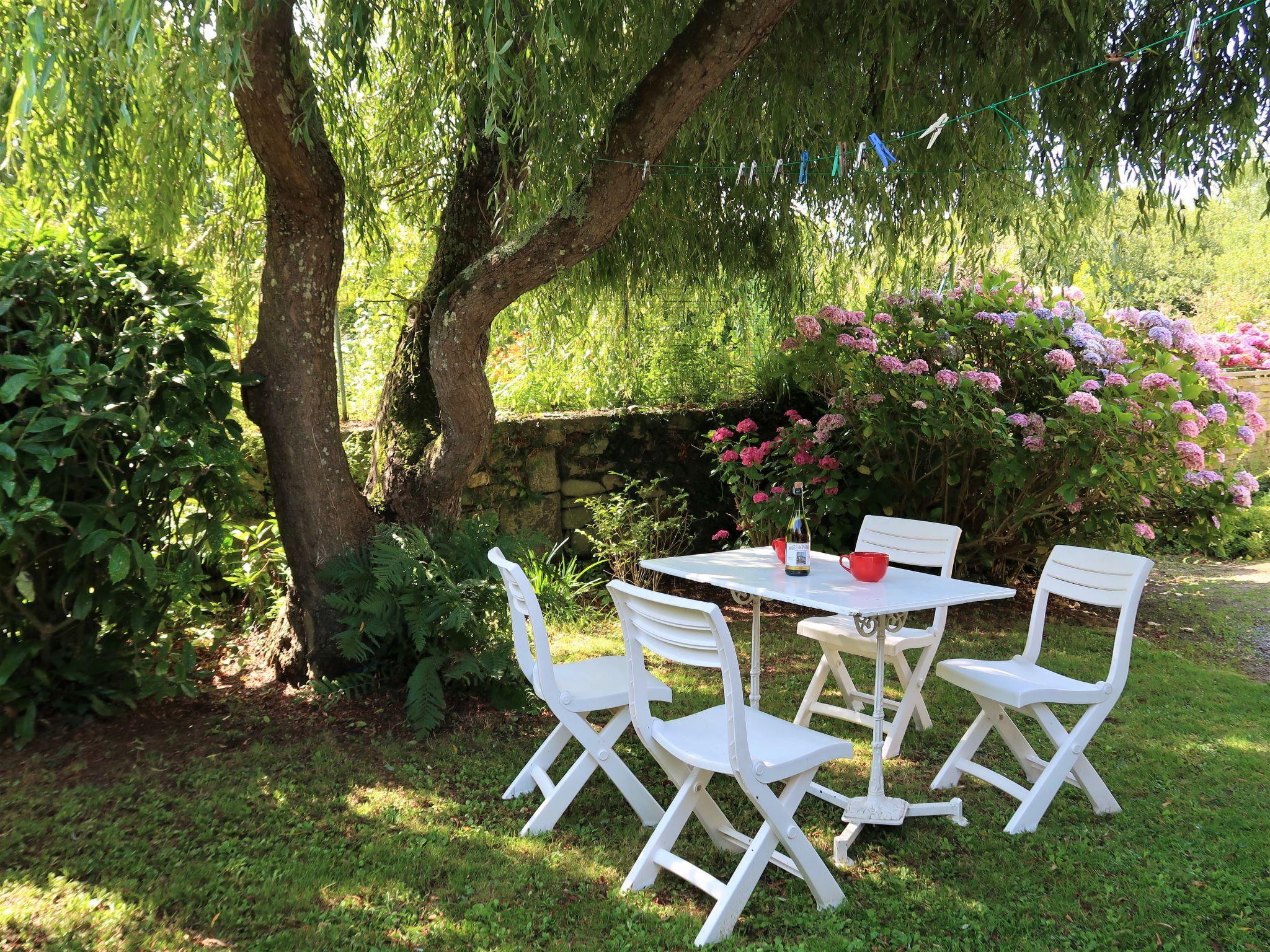 Foto 2 - Haus mit 1 Schlafzimmer in Lampaul-Ploudalmézeau mit garten und blick aufs meer