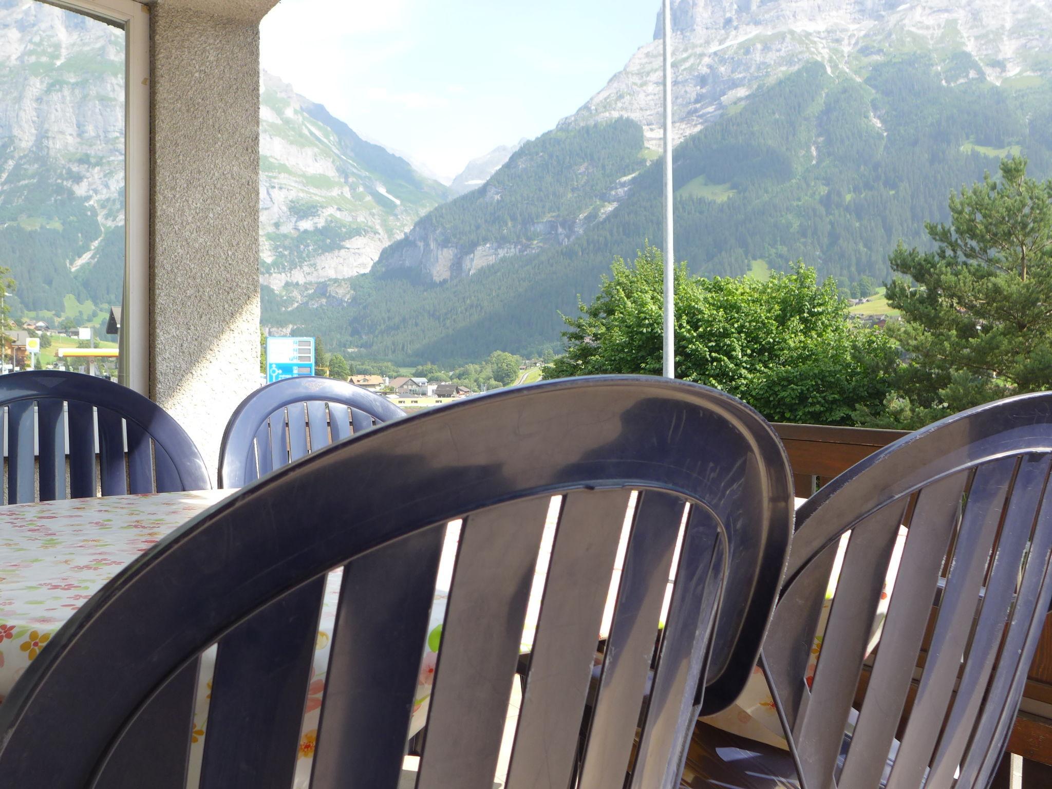Foto 14 - Apartment mit 2 Schlafzimmern in Grindelwald mit garten und blick auf die berge