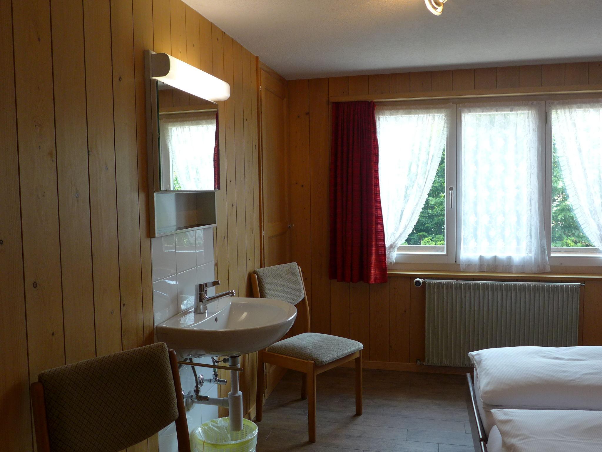 Foto 9 - Apartment mit 2 Schlafzimmern in Grindelwald mit garten und blick auf die berge