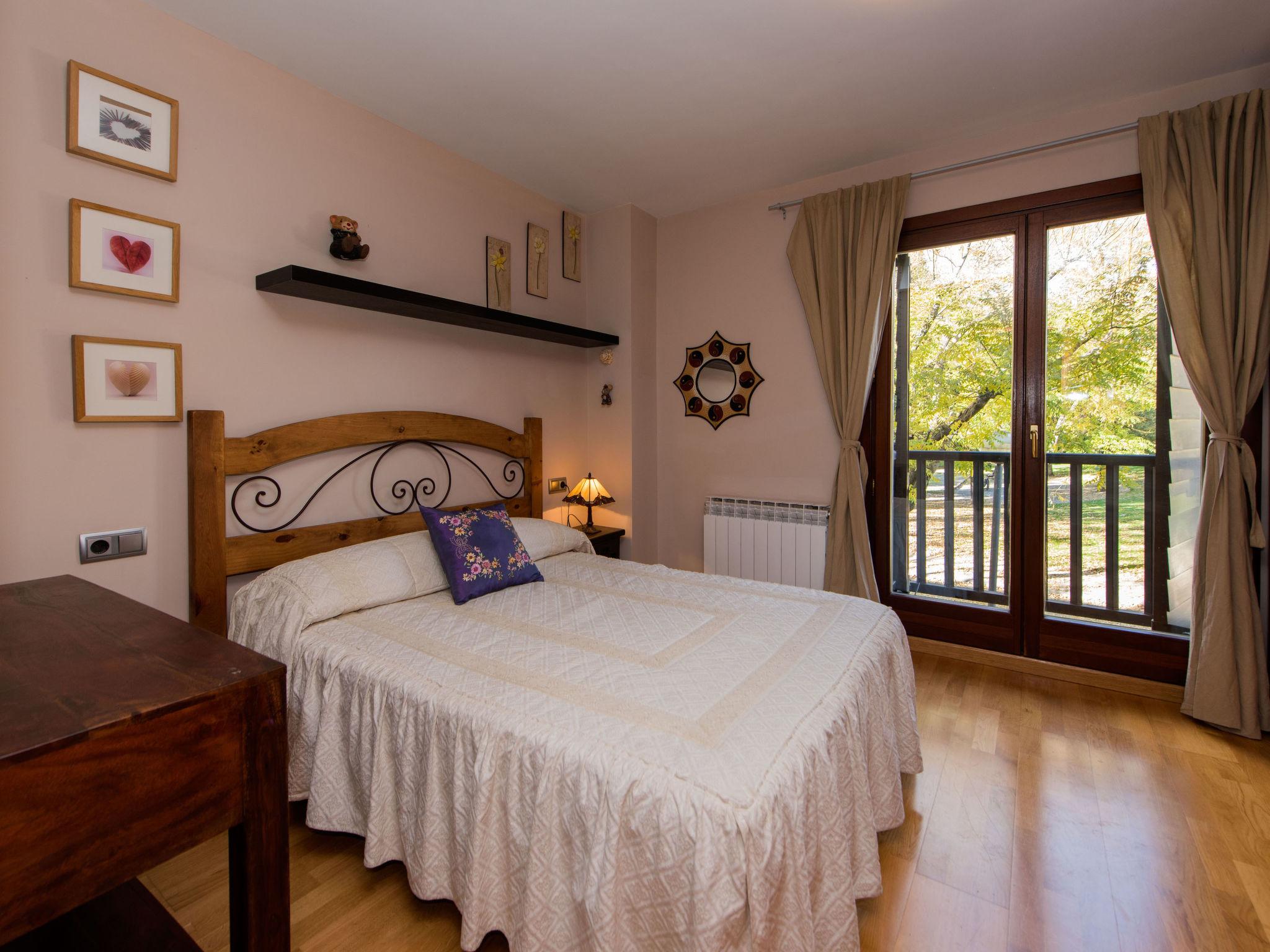 Foto 4 - Casa con 6 camere da letto a La Seu d'Urgell con piscina privata e giardino