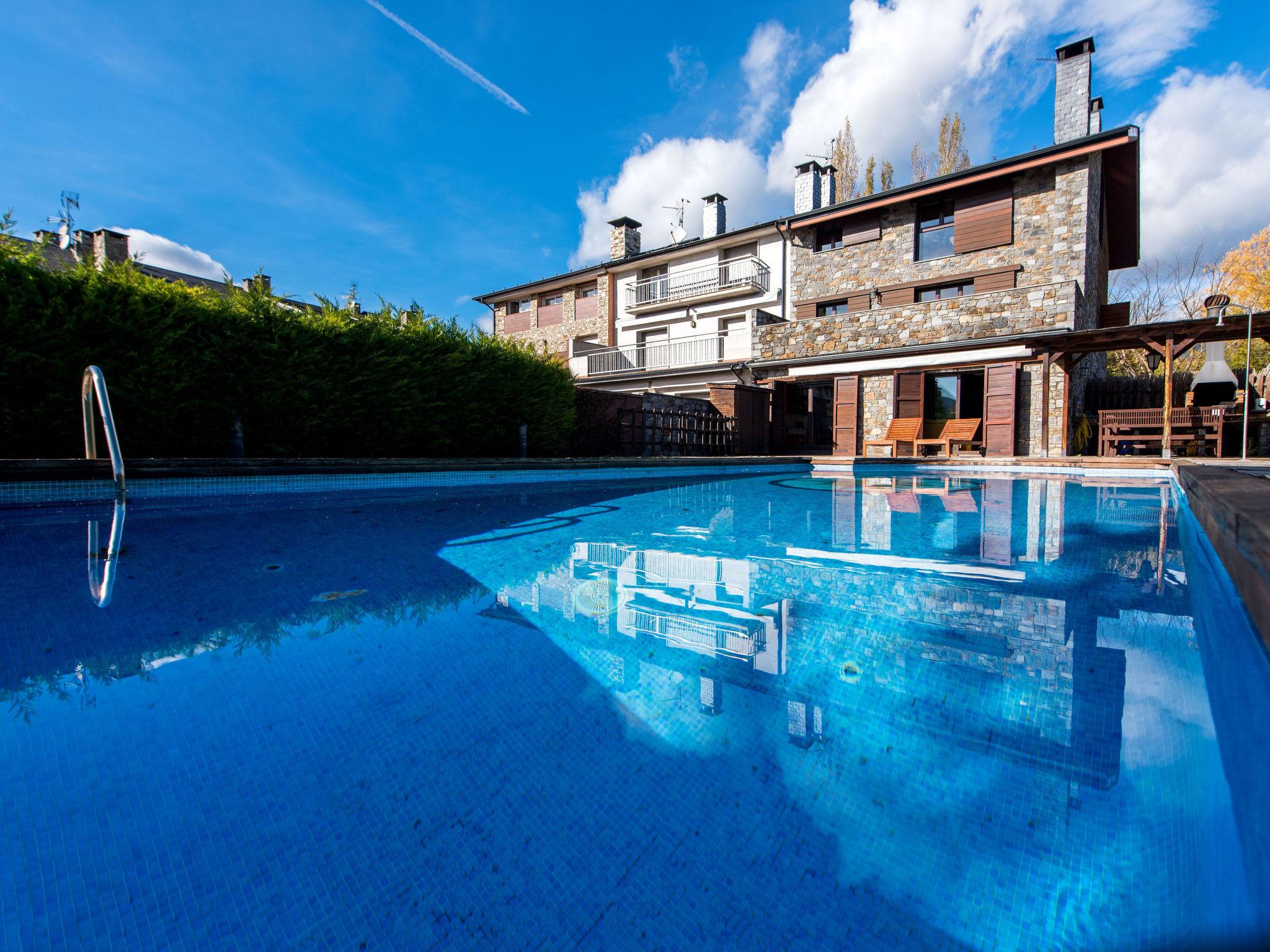 Foto 1 - Casa con 6 camere da letto a La Seu d'Urgell con piscina privata e giardino