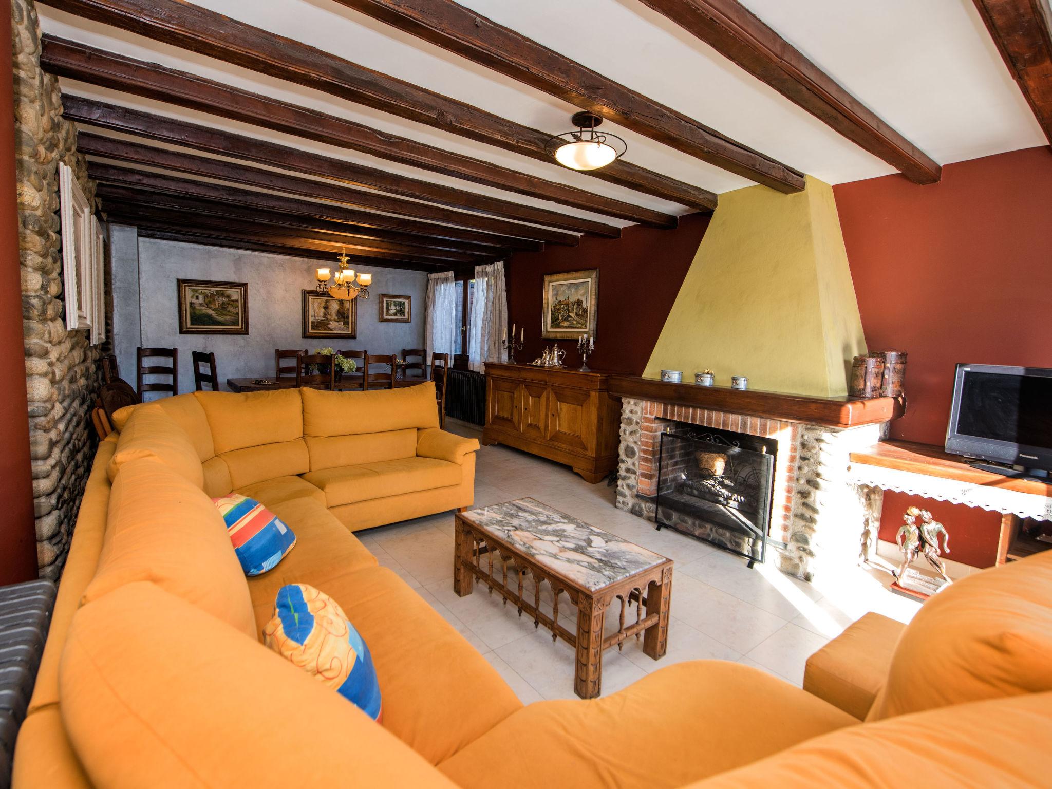 Photo 6 - 6 bedroom House in La Seu d'Urgell with private pool and garden