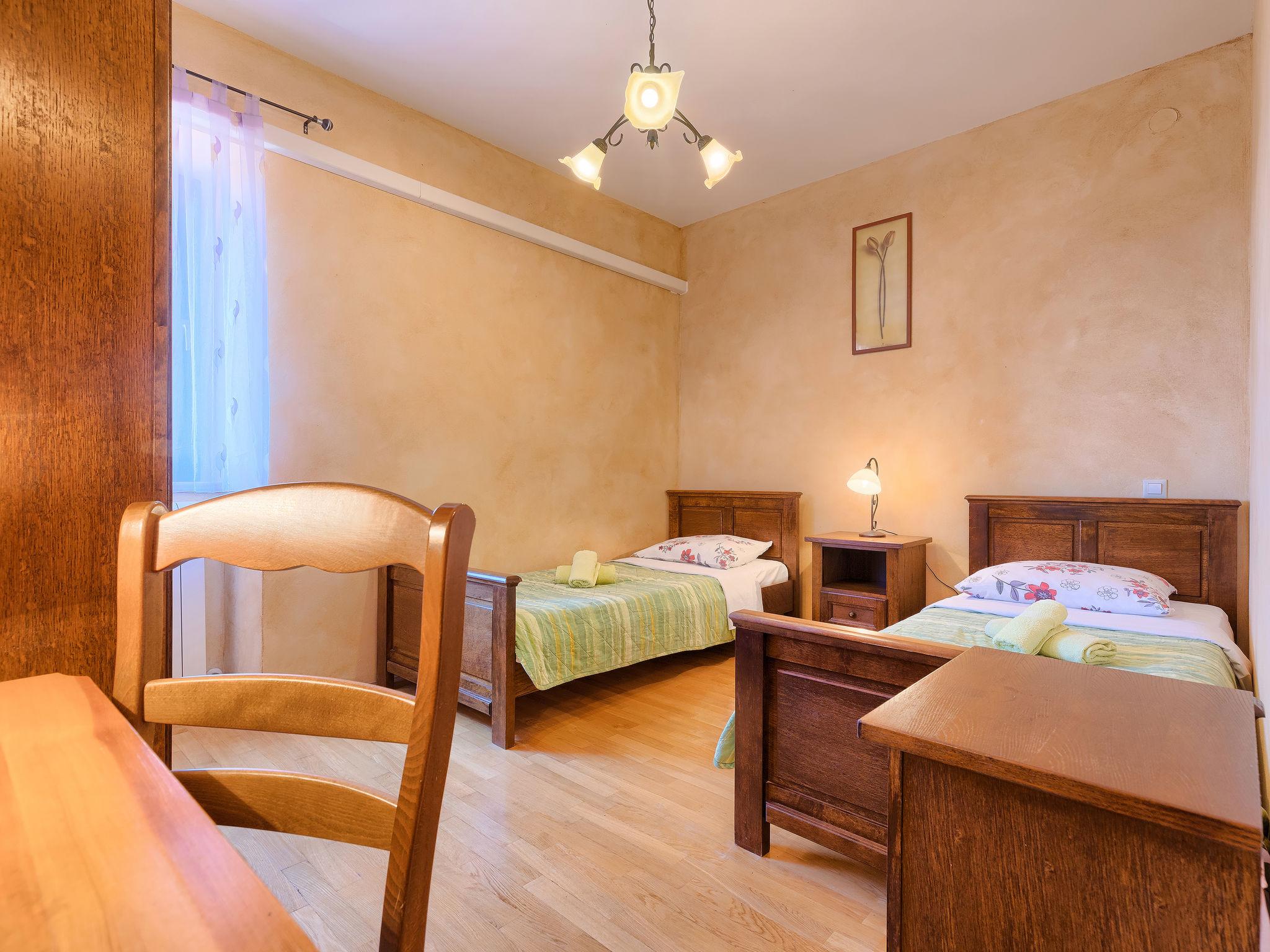 Foto 26 - Casa con 8 camere da letto a Vodnjan con piscina privata e vista mare