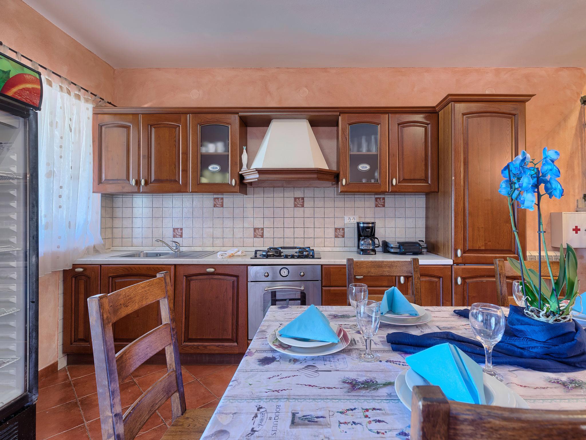 Photo 13 - 8 bedroom House in Vodnjan with private pool and sea view