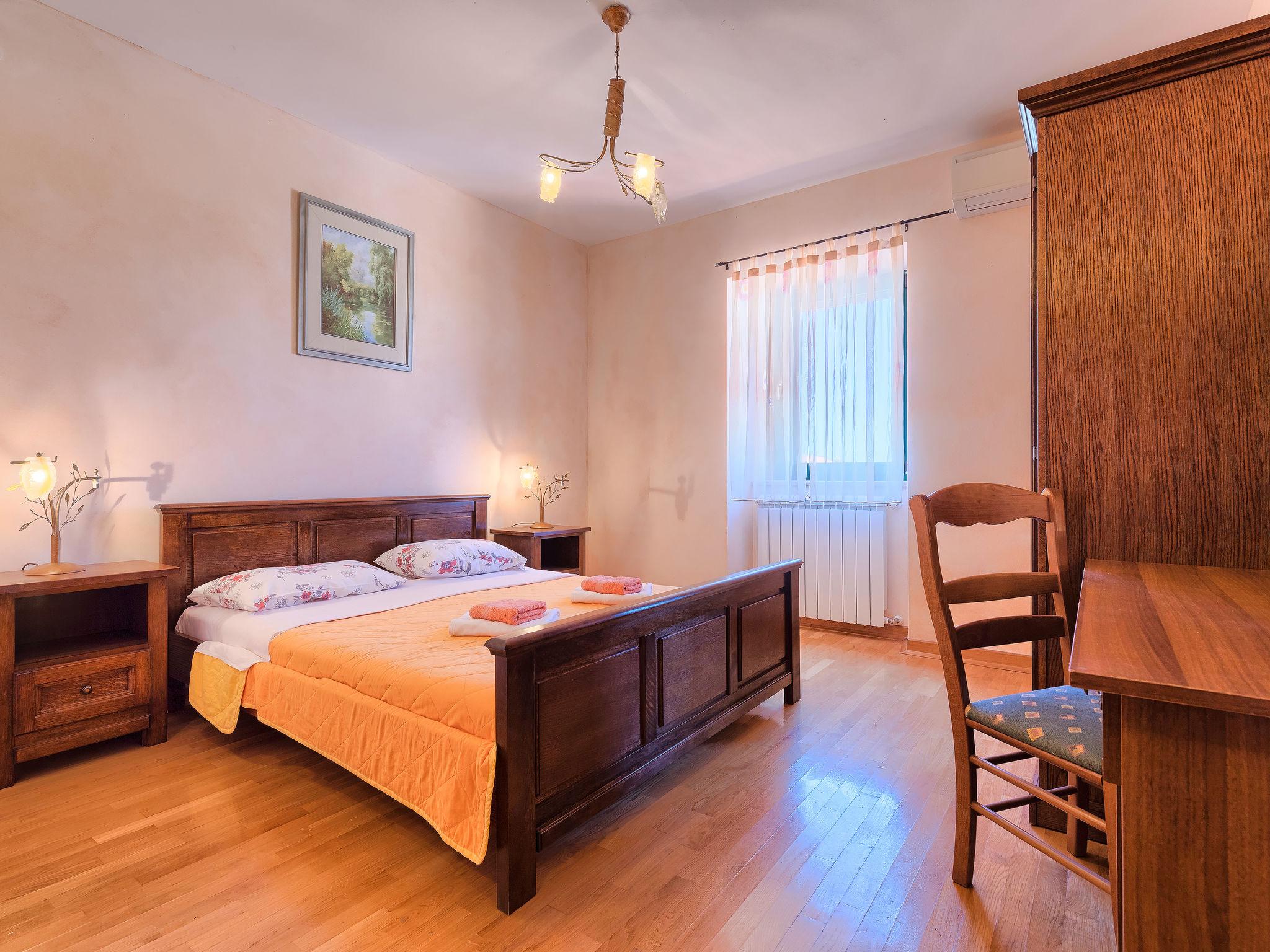 Foto 19 - Casa con 8 camere da letto a Vodnjan con piscina privata e vista mare