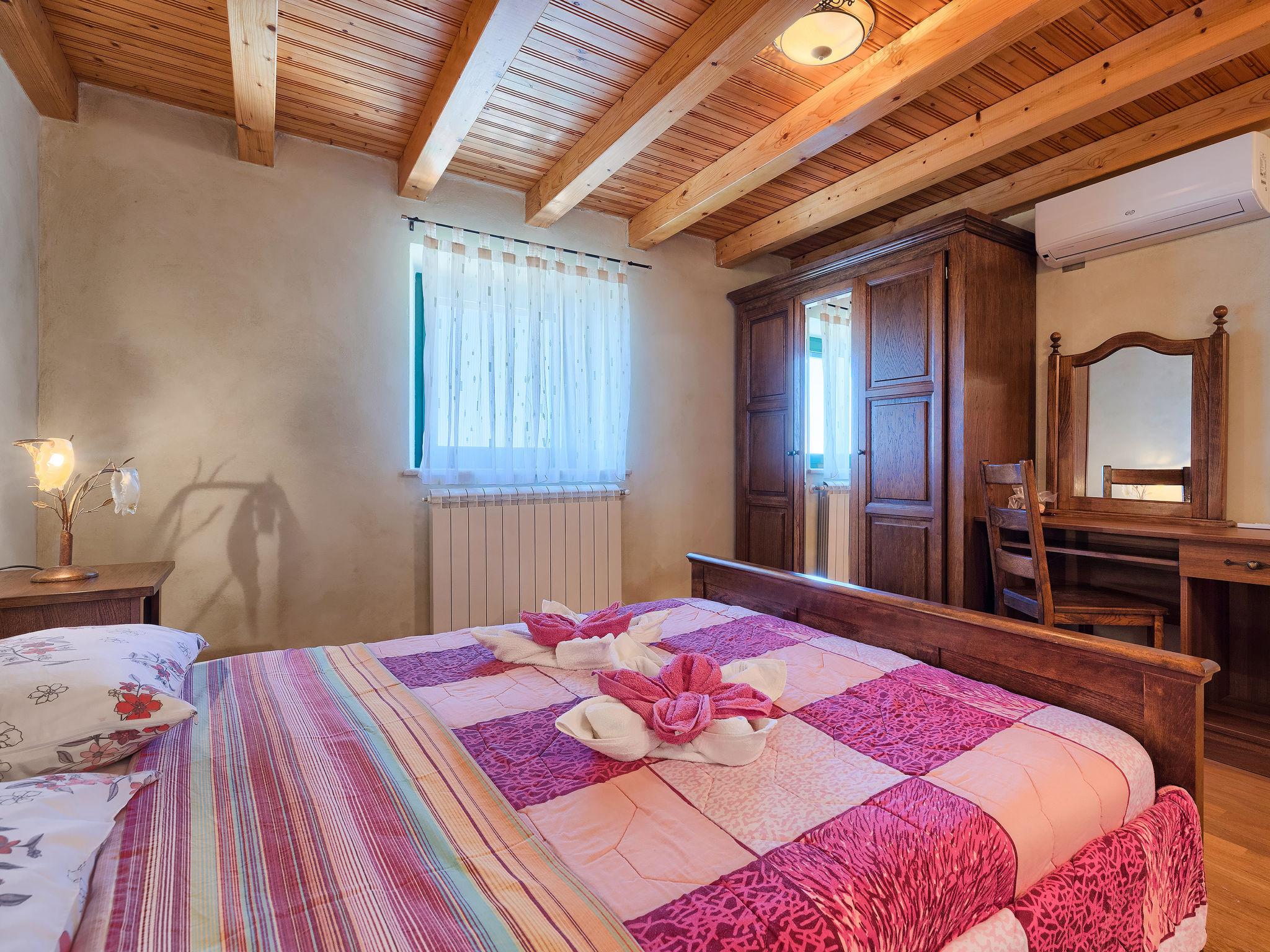 Foto 23 - Casa con 8 camere da letto a Vodnjan con piscina privata e vista mare