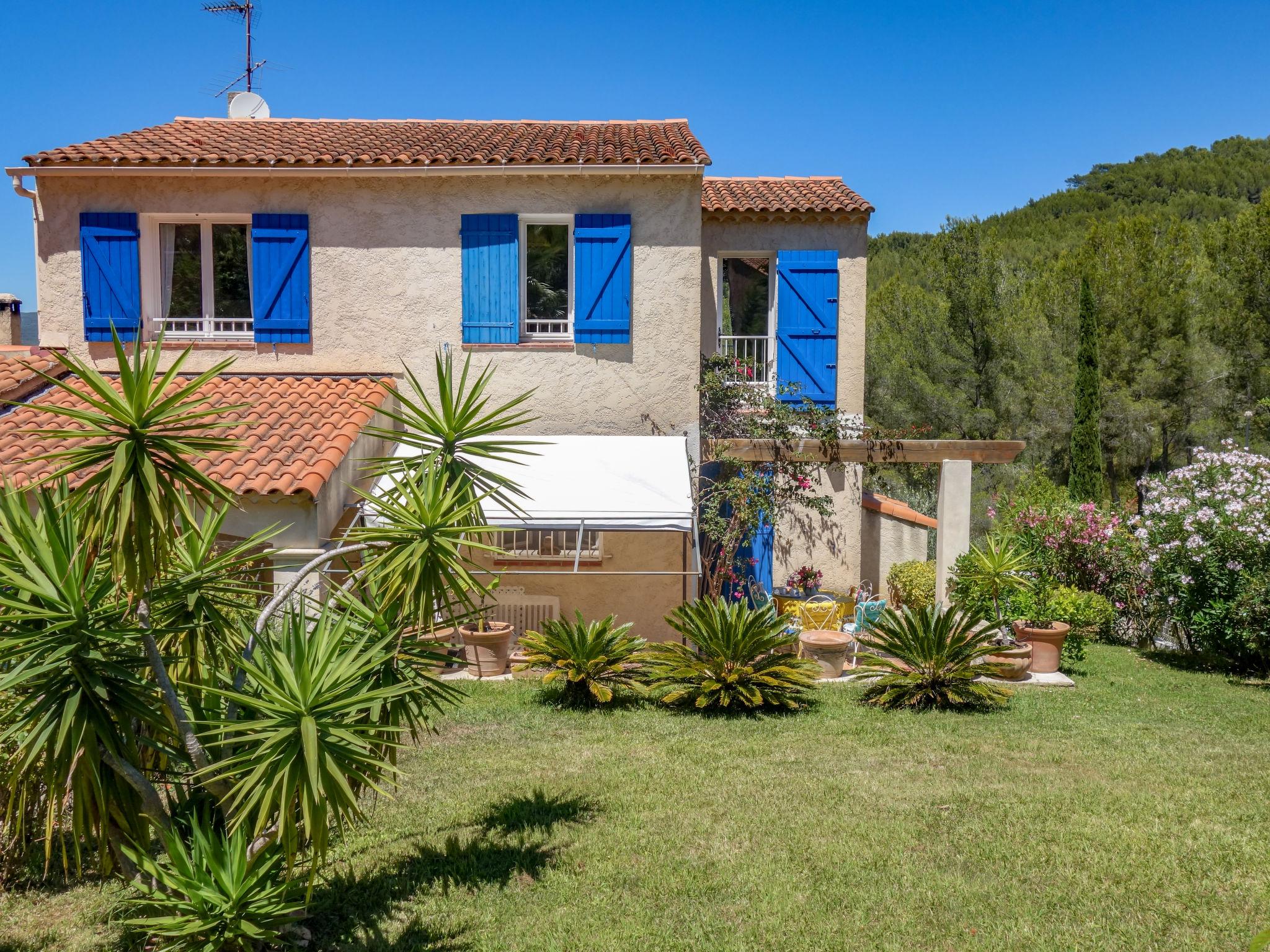Foto 1 - Casa de 3 quartos em Saint-Cyr-sur-Mer com piscina privada e vistas do mar