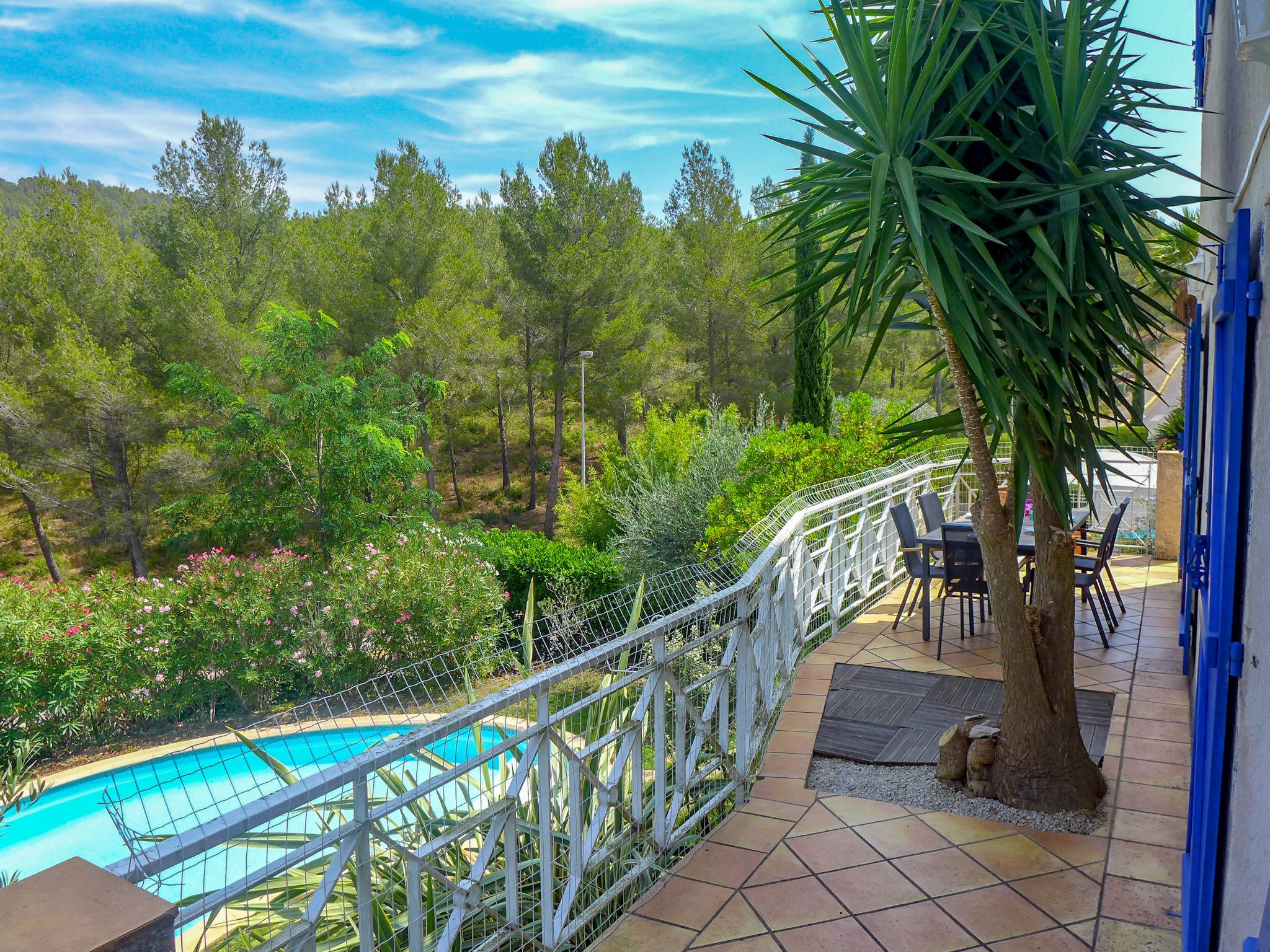 Photo 31 - Maison de 3 chambres à Saint-Cyr-sur-Mer avec piscine privée et jardin