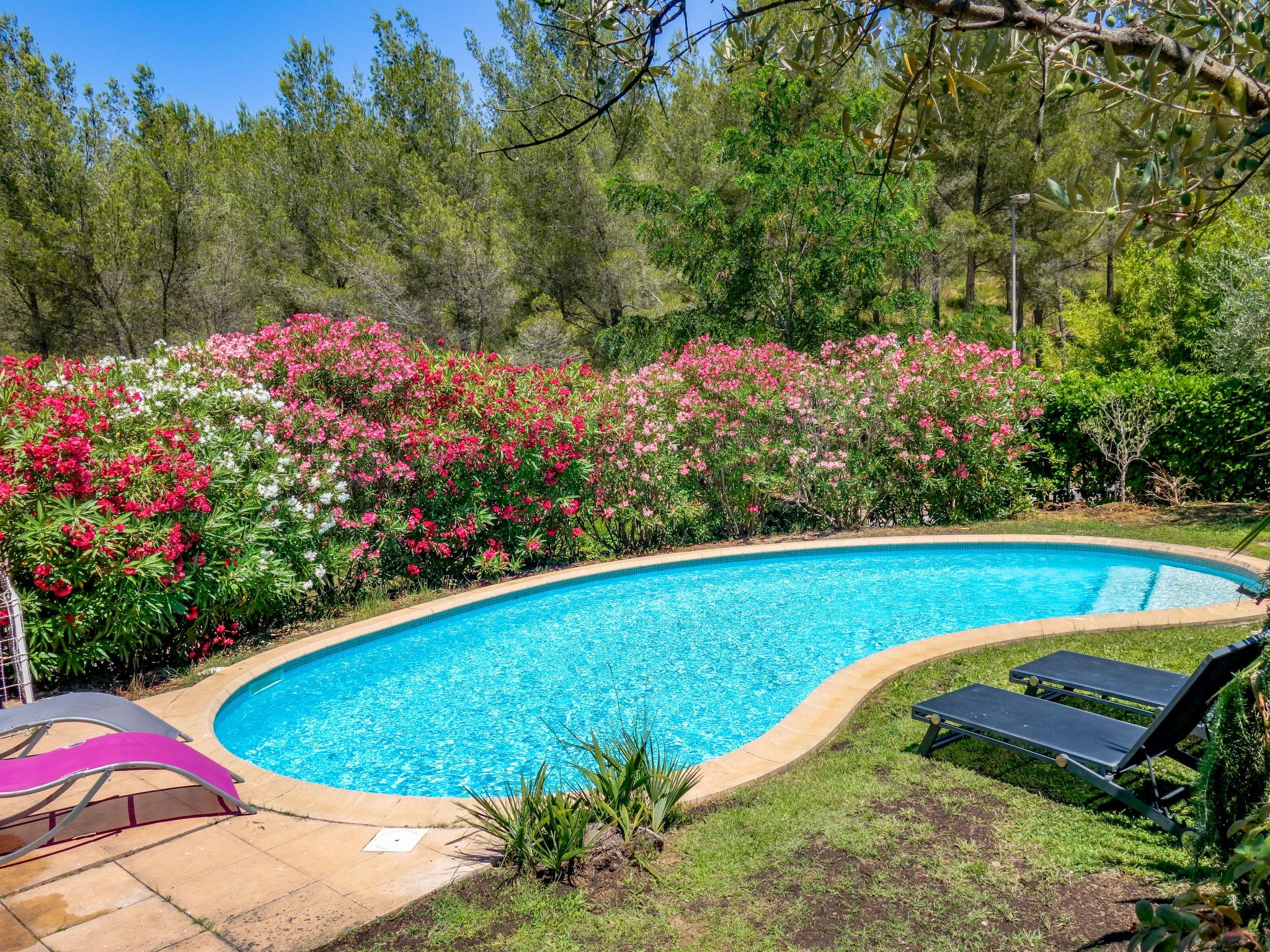 Foto 3 - Casa con 3 camere da letto a Saint-Cyr-sur-Mer con piscina privata e giardino