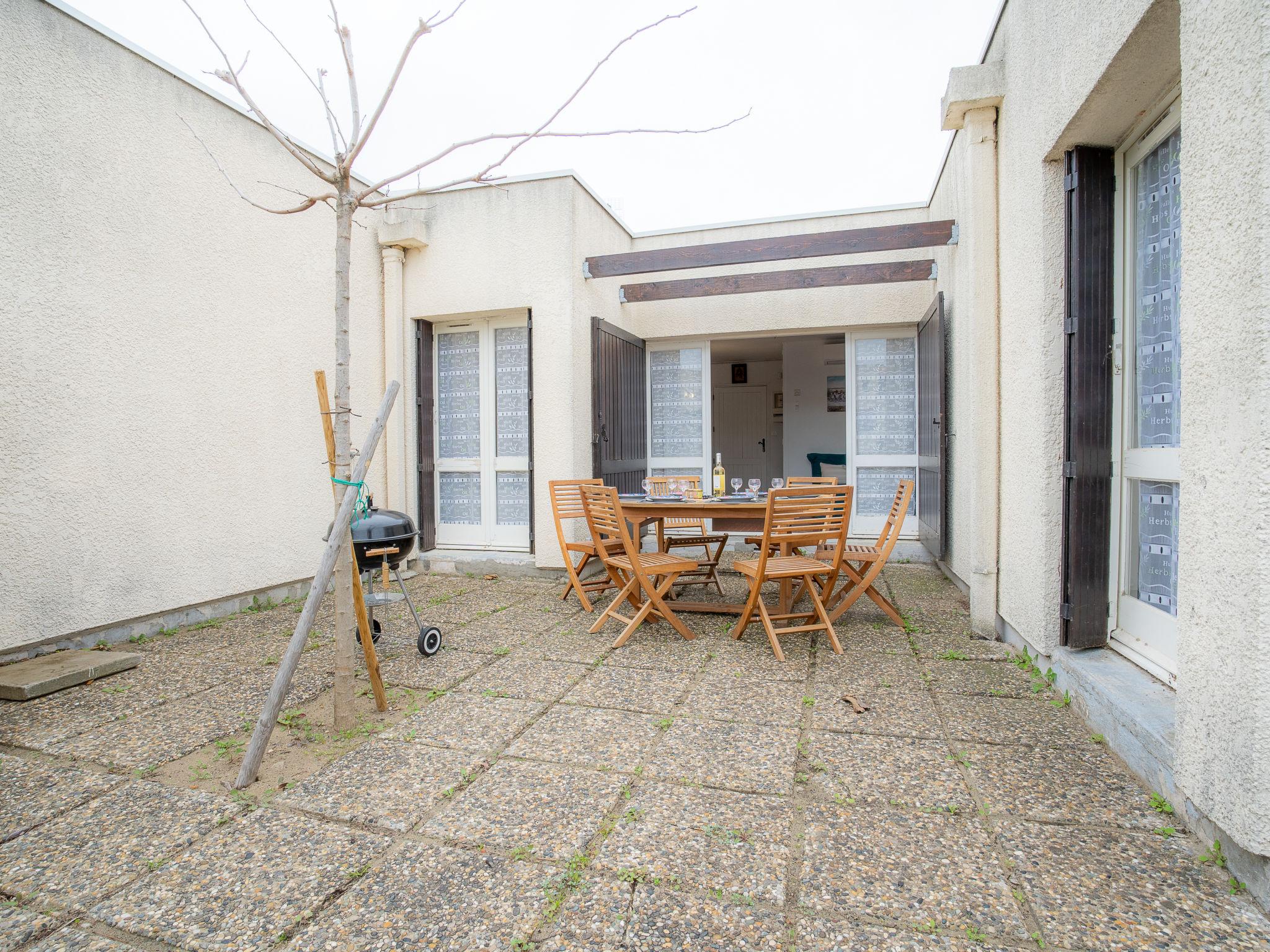 Foto 14 - Casa con 2 camere da letto a Le Grau-du-Roi con terrazza e vista mare