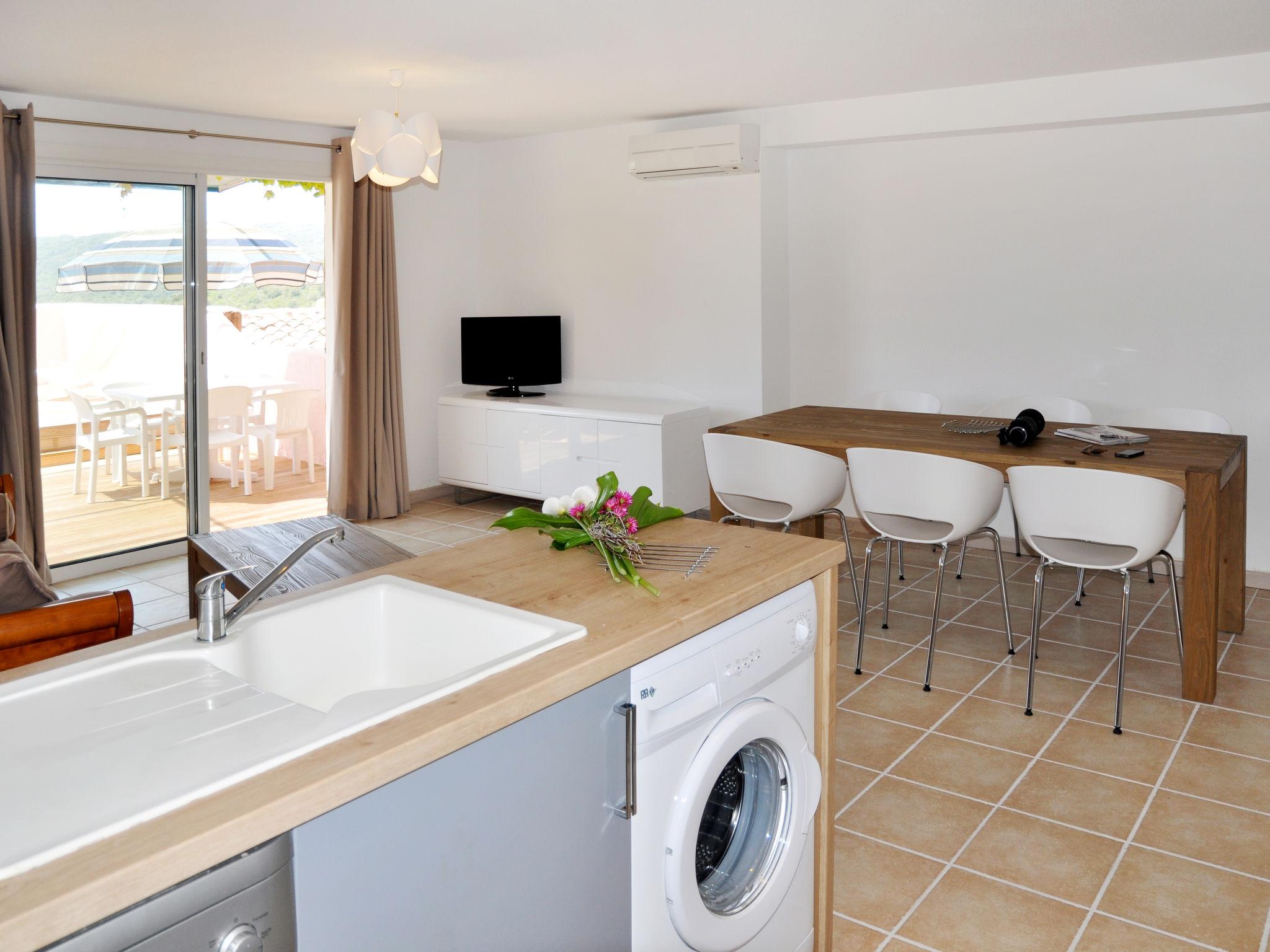 Foto 7 - Apartamento de 2 habitaciones en Porto-Vecchio con piscina y jardín