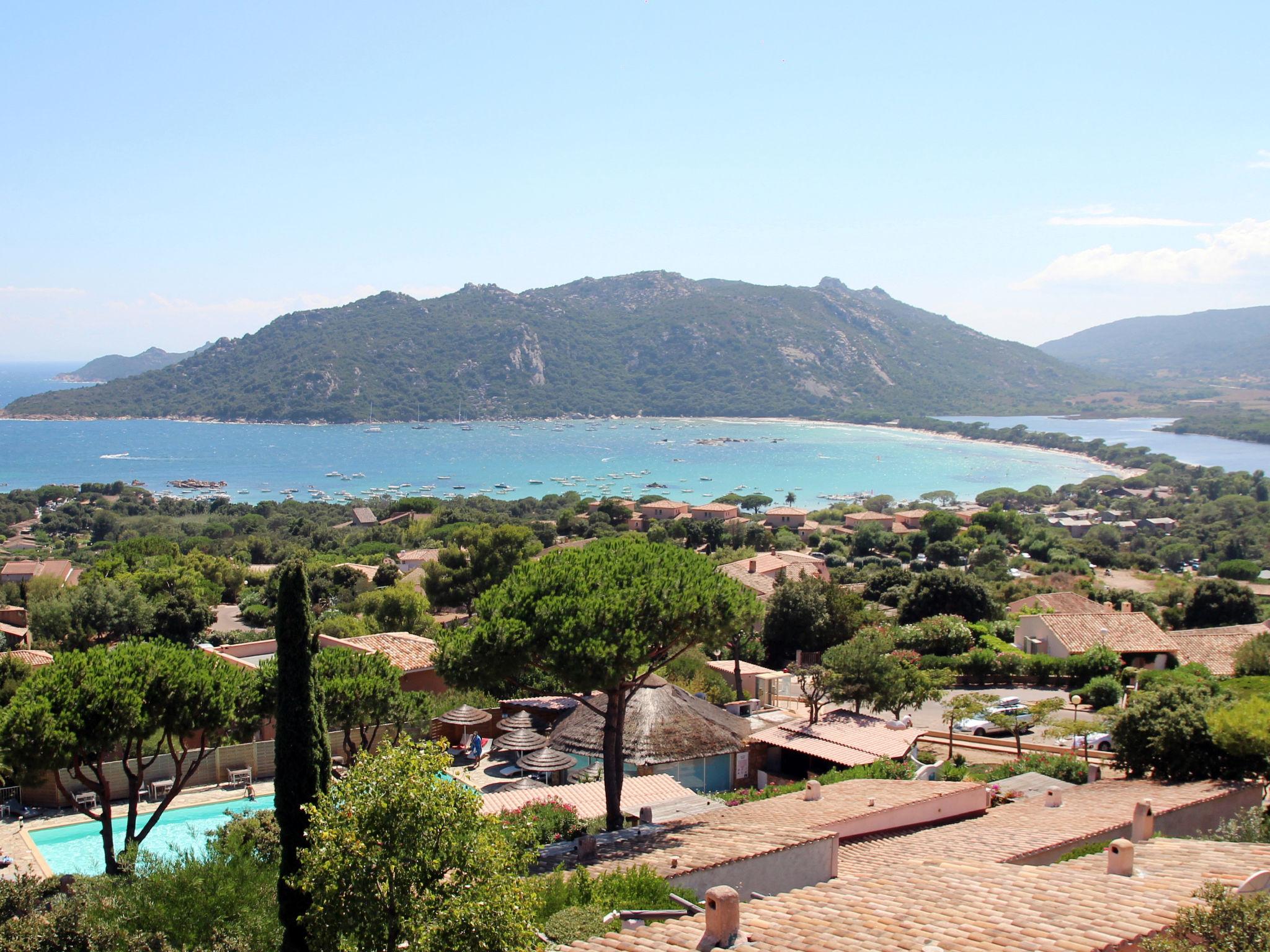 Foto 1 - Casa de 1 quarto em Porto-Vecchio com piscina e vistas do mar