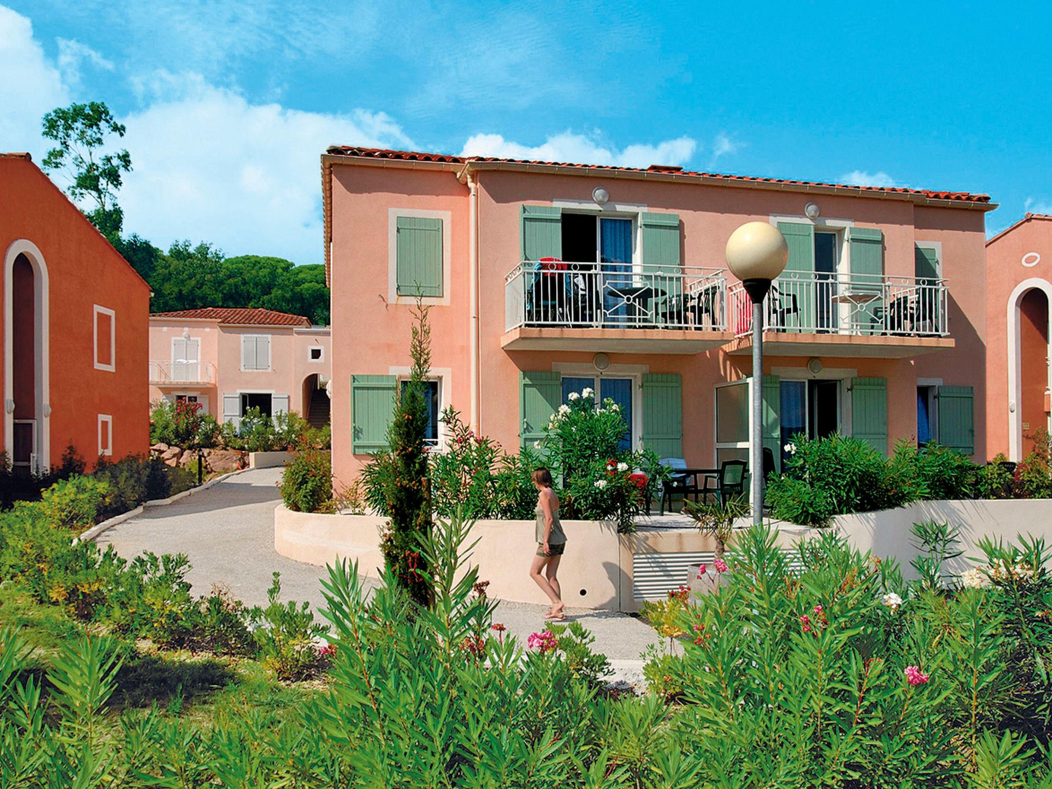 Foto 1 - Apartamento de 3 quartos em Fréjus com piscina e vistas do mar