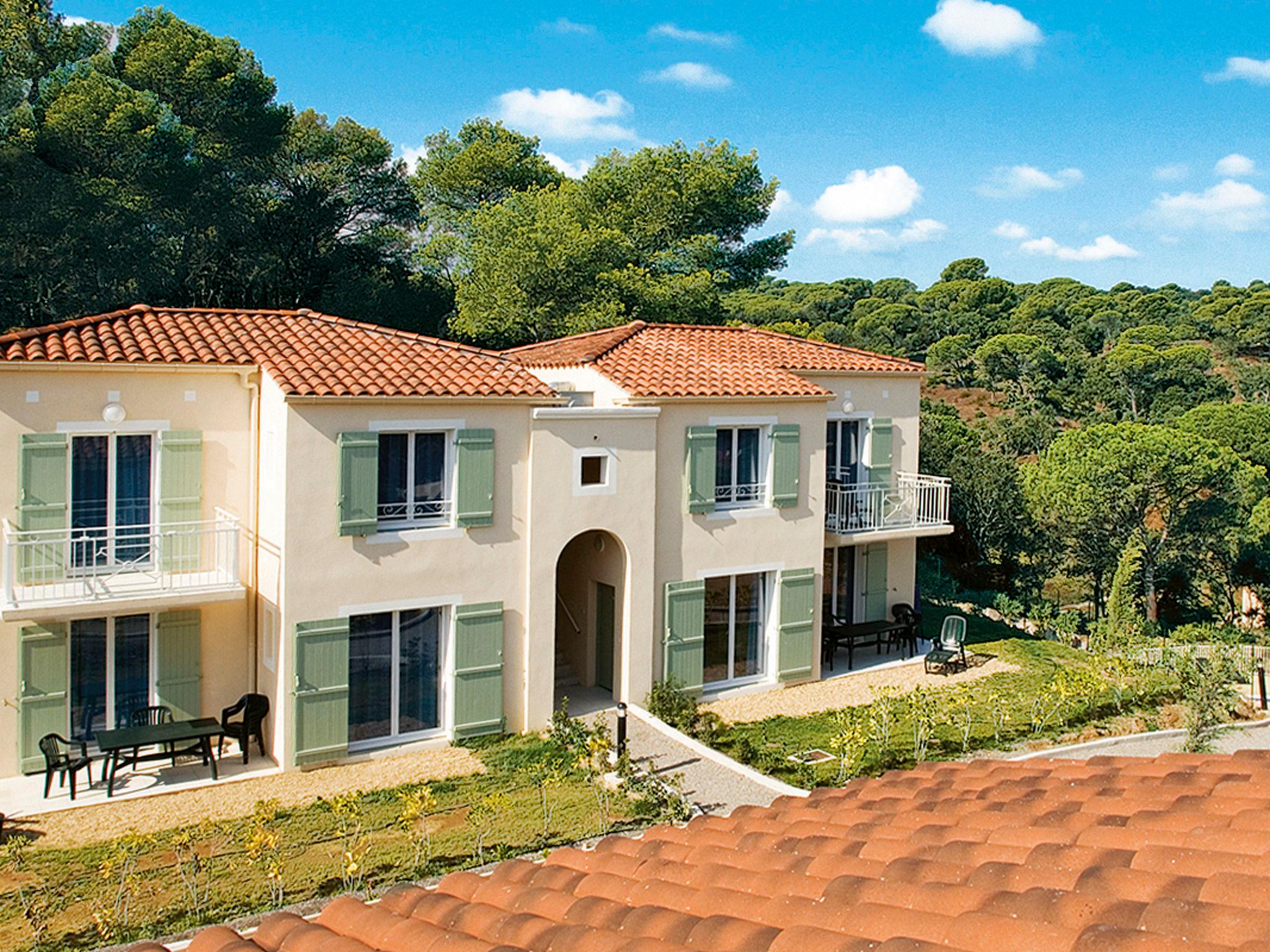 Foto 4 - Apartamento de 2 quartos em Fréjus com piscina e vistas do mar