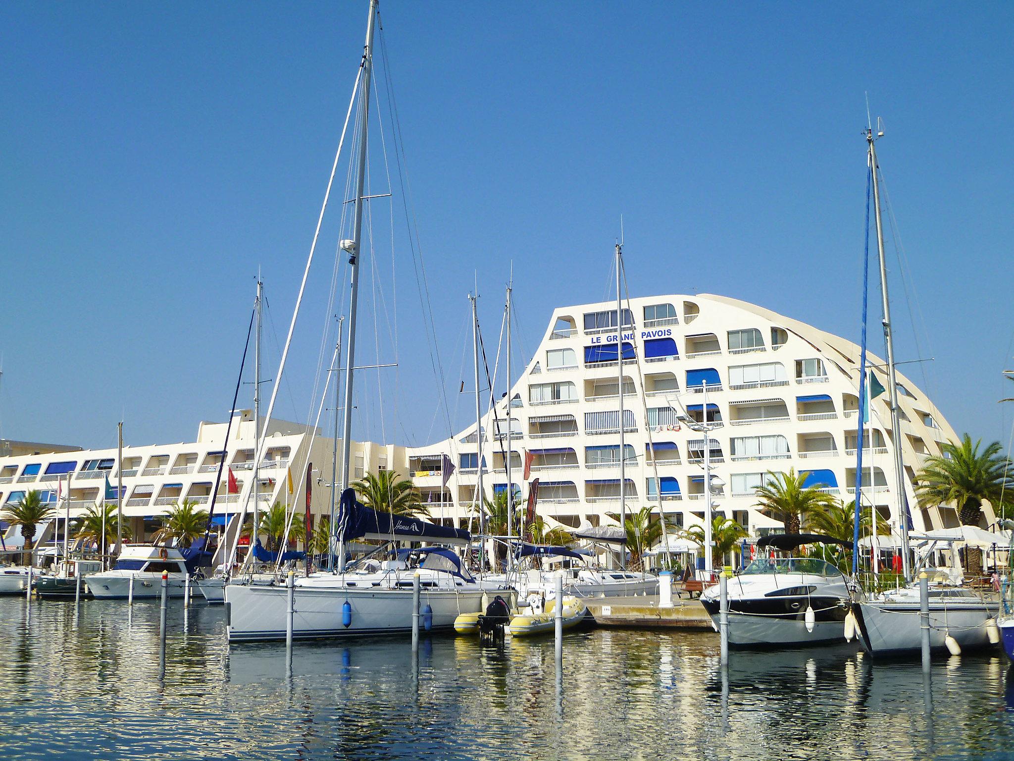 Foto 5 - Apartment mit 1 Schlafzimmer in Le Grau-du-Roi mit terrasse und blick aufs meer