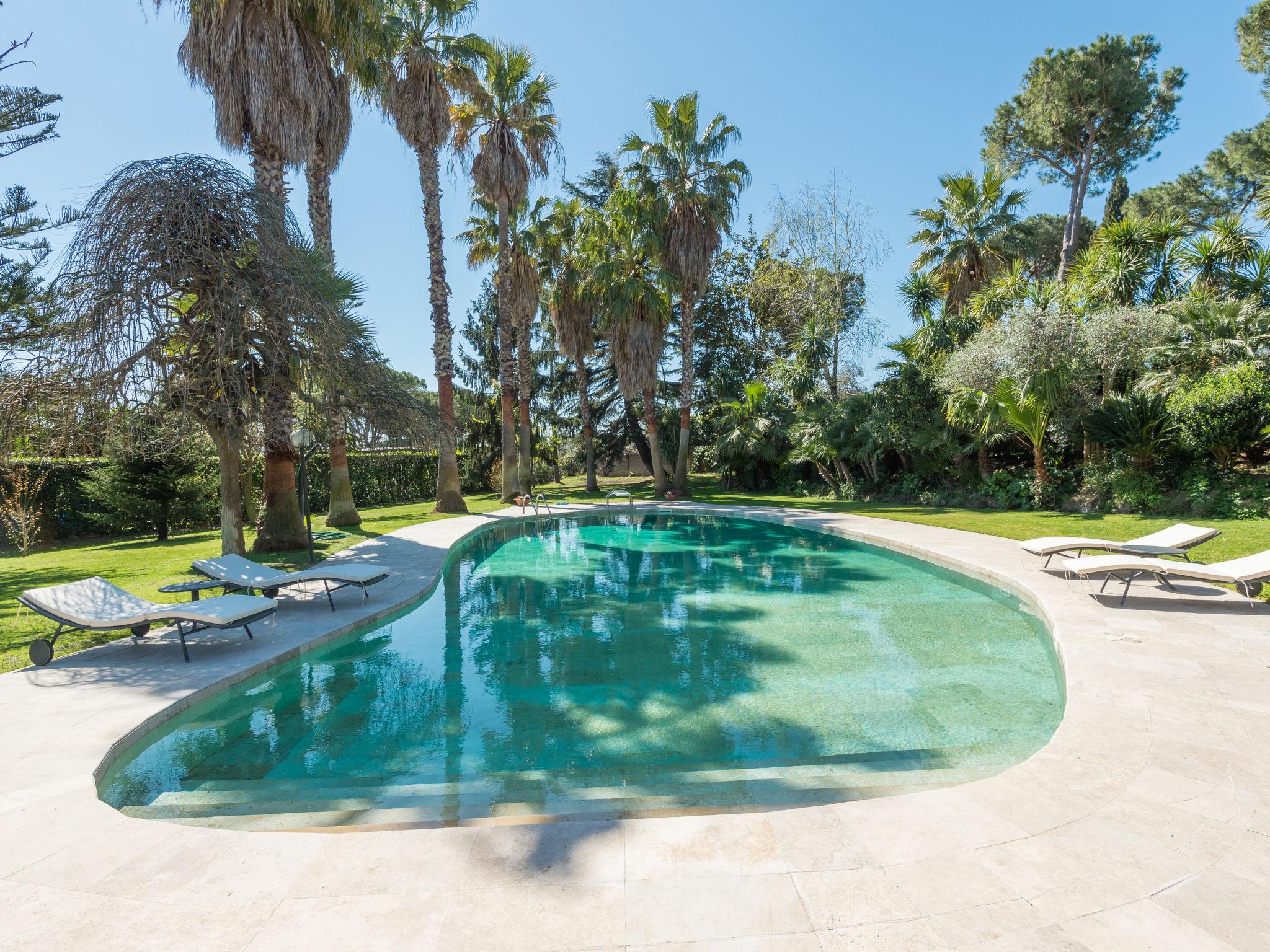 Foto 3 - Haus mit 4 Schlafzimmern in Rom mit privater pool und garten