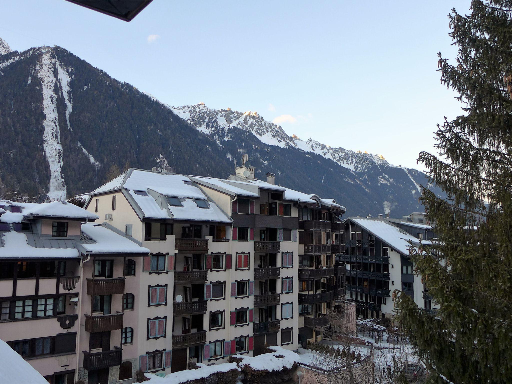 Foto 10 - Apartamento de 1 habitación en Chamonix-Mont-Blanc con vistas a la montaña