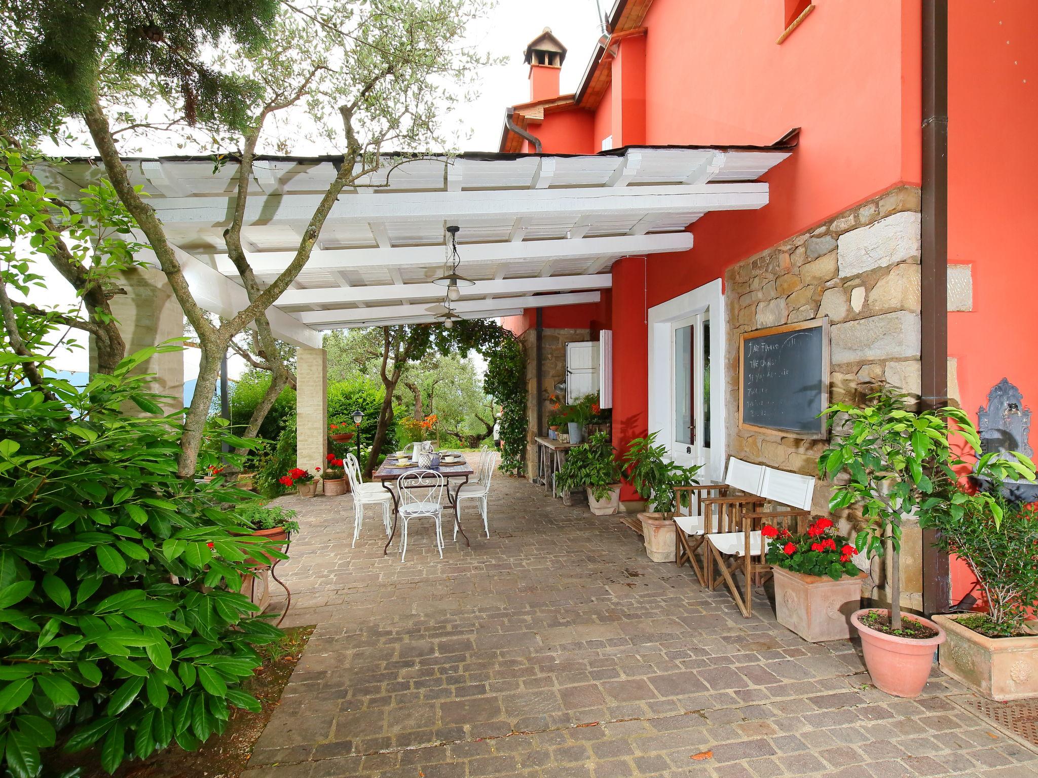 Foto 41 - Casa con 3 camere da letto a Perugia con piscina privata e giardino