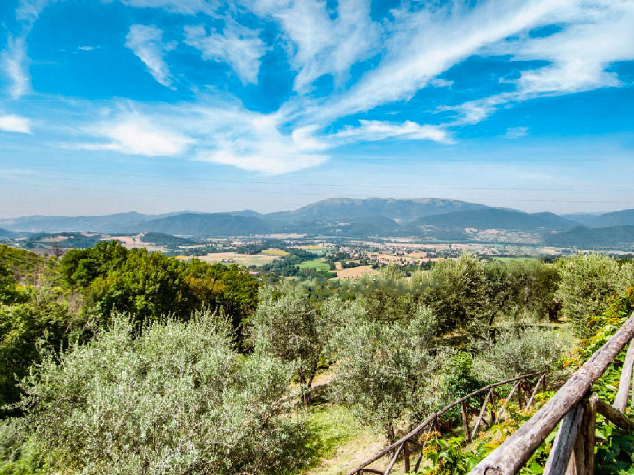 Photo 51 - 3 bedroom House in Perugia with private pool and hot tub