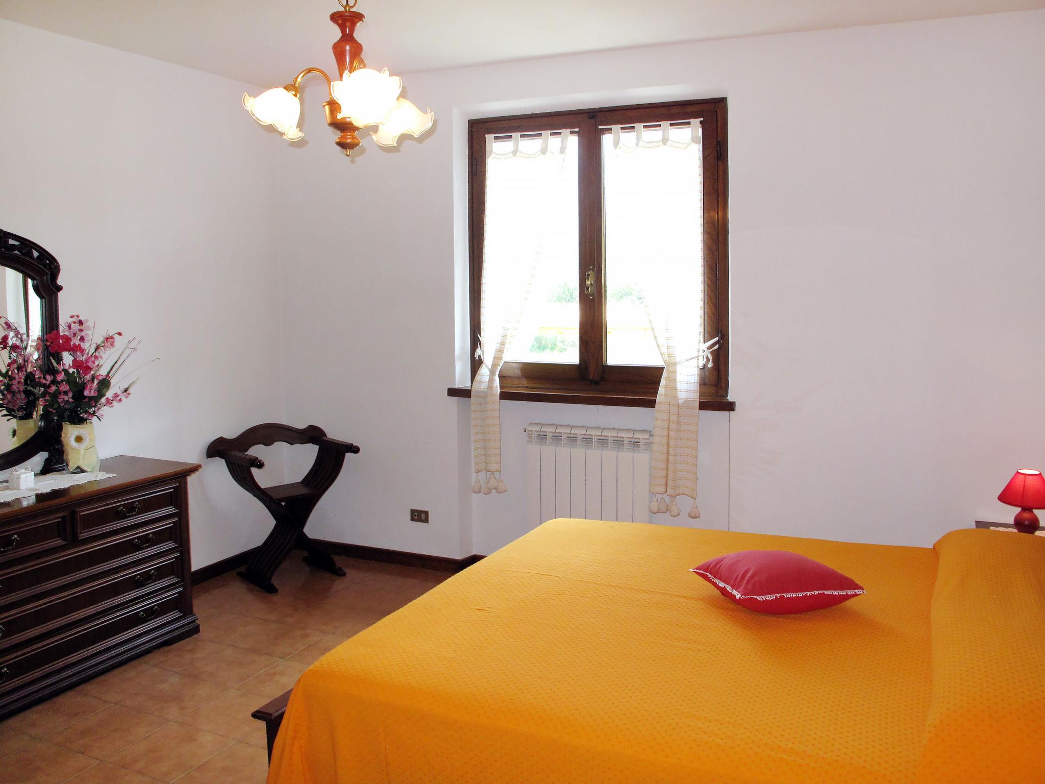 Photo 15 - 2 bedroom House in Camaiore with garden and sea view
