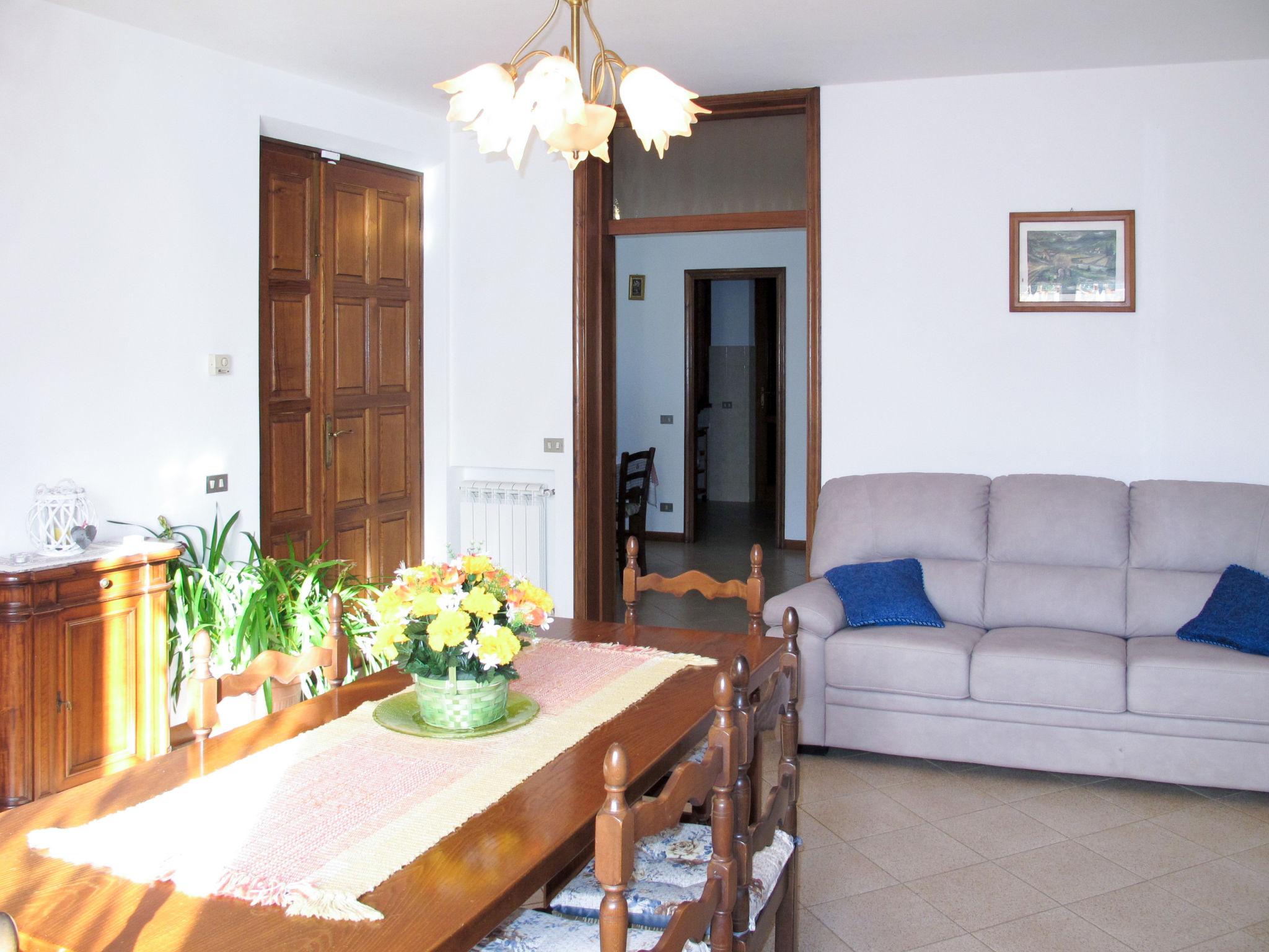 Photo 9 - 2 bedroom House in Camaiore with garden and terrace