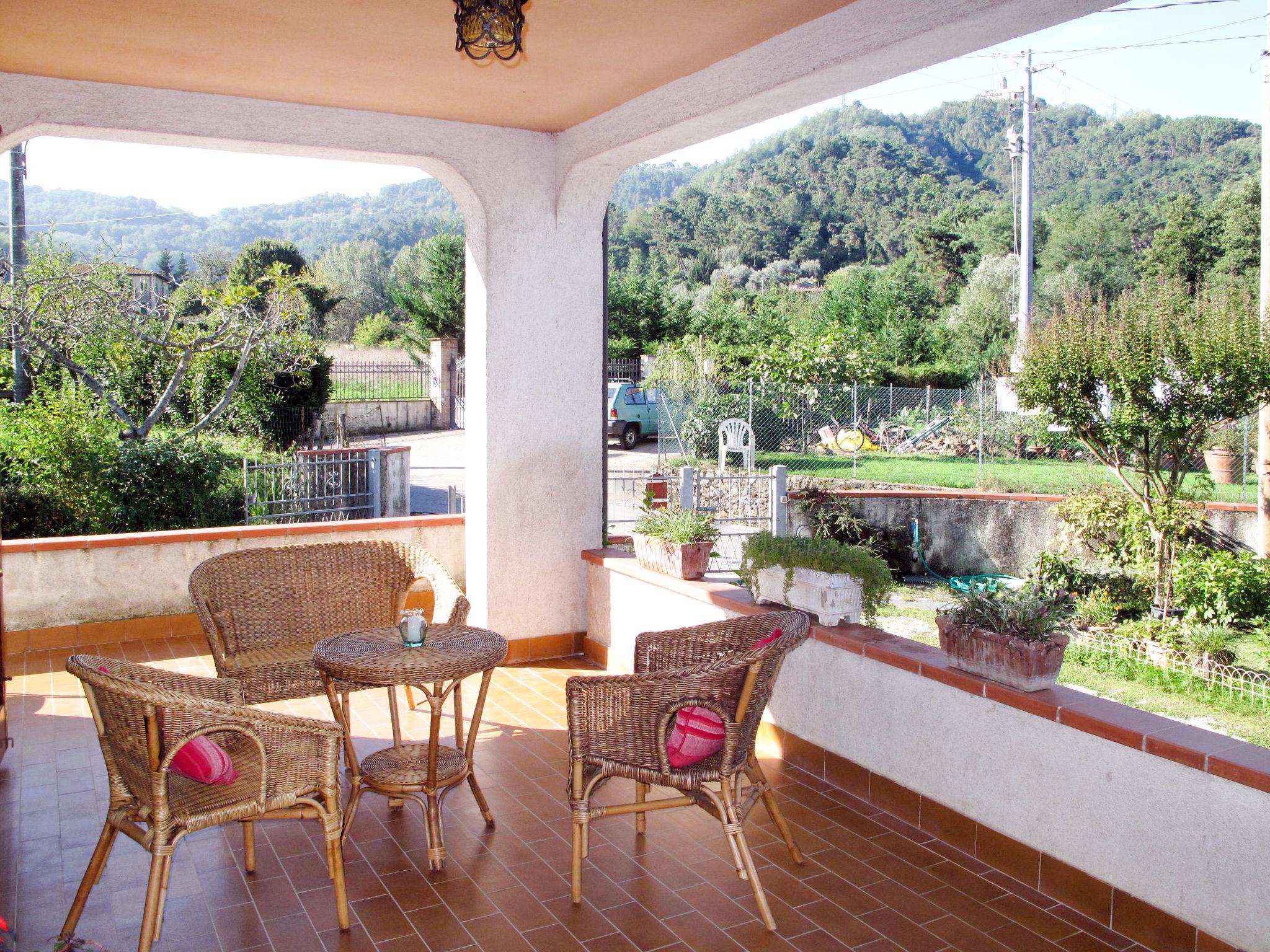 Foto 6 - Casa con 2 camere da letto a Camaiore con giardino e vista mare