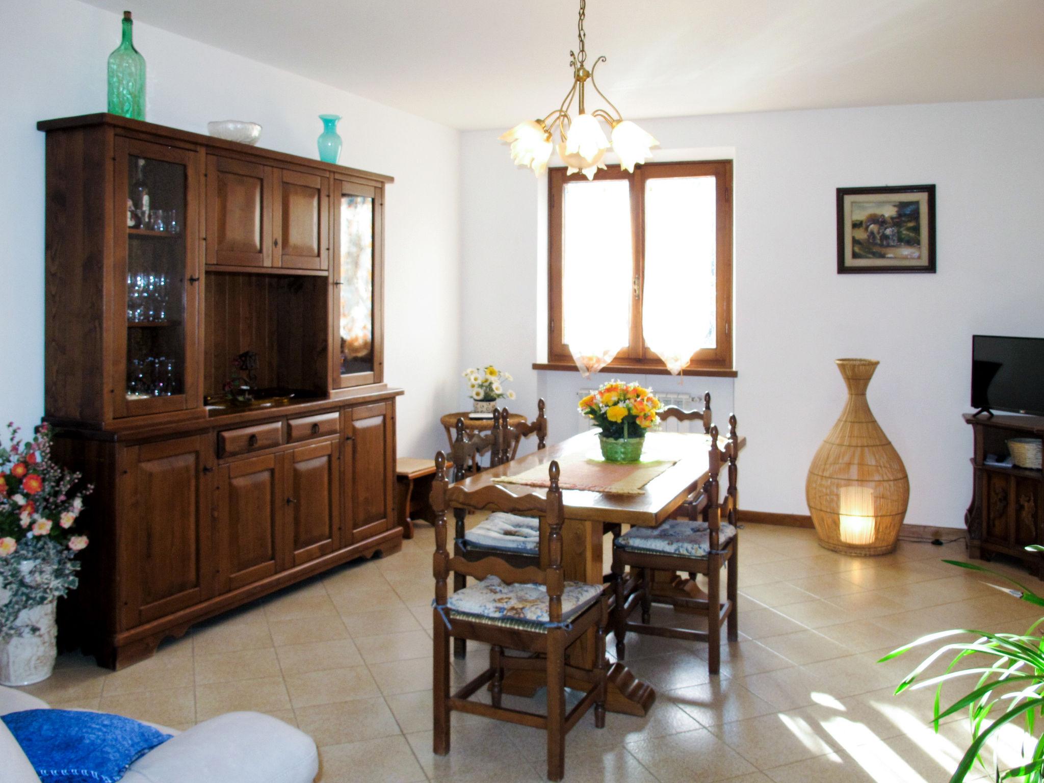 Photo 8 - 2 bedroom House in Camaiore with garden and terrace