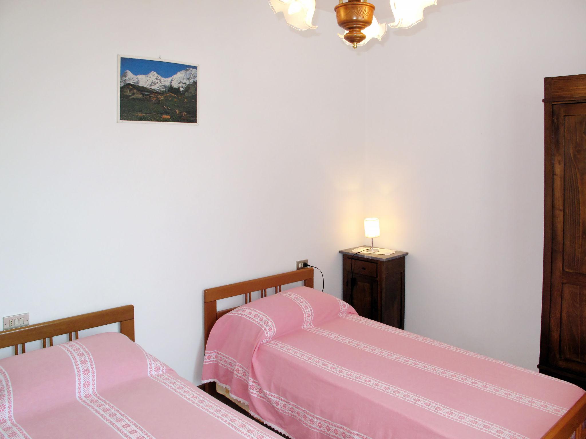 Foto 16 - Casa con 2 camere da letto a Camaiore con giardino e vista mare