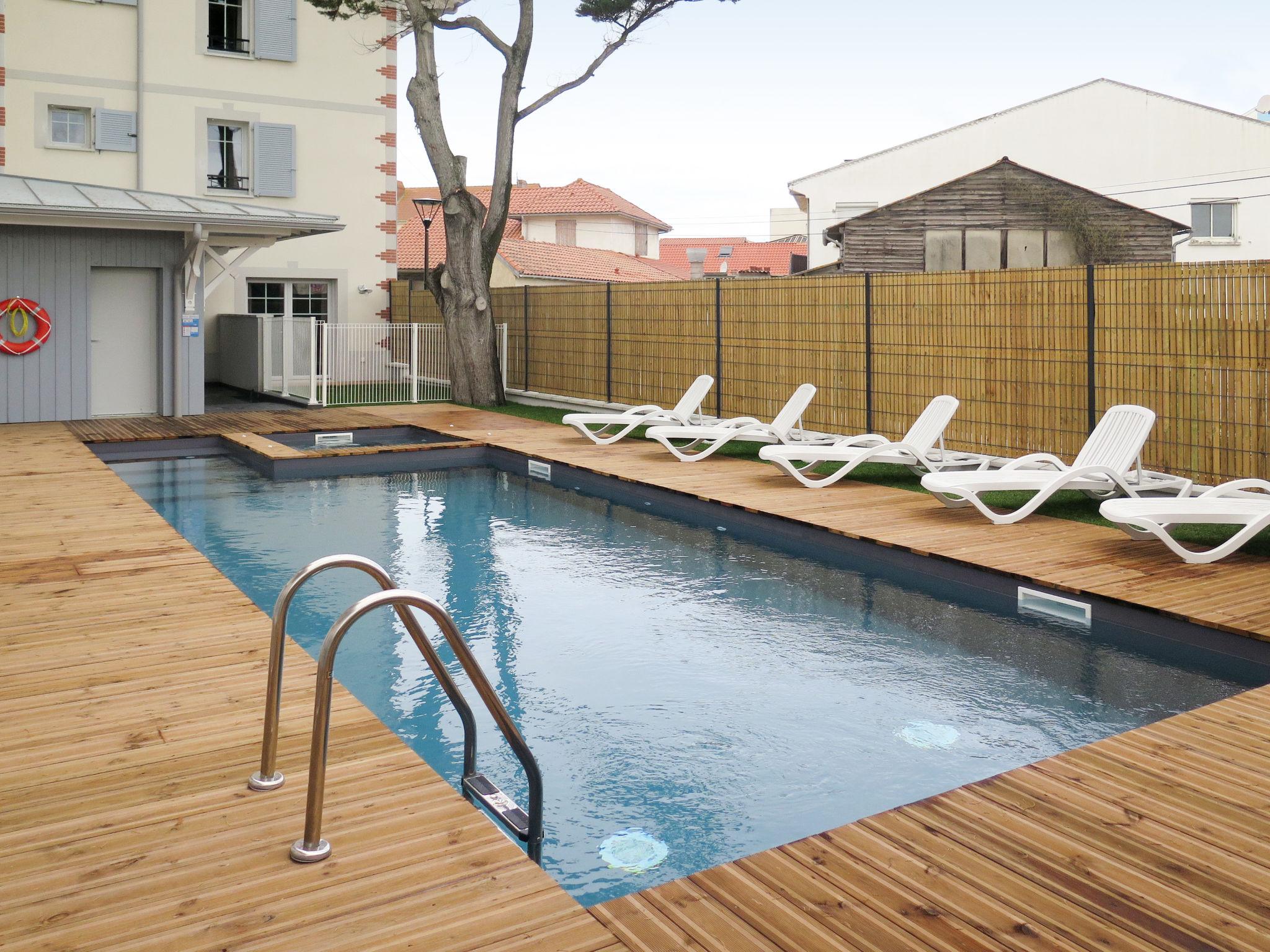 Foto 9 - Apartamento de 1 quarto em Mimizan com piscina e vistas do mar